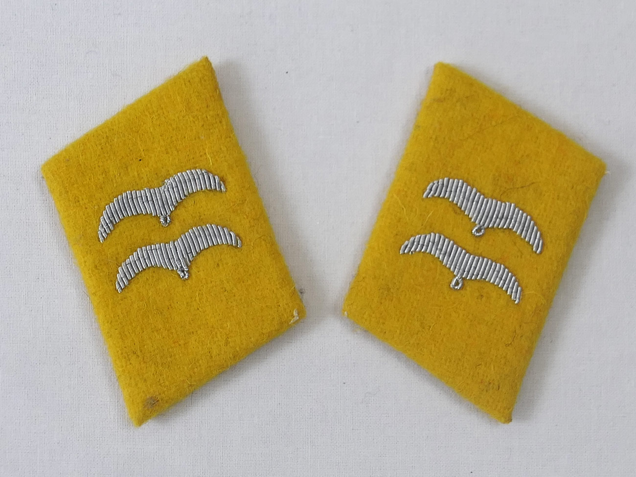 WW2 Kragenspiegel Luftwaffe Gefreiter mit Metallauflagen Schwingen