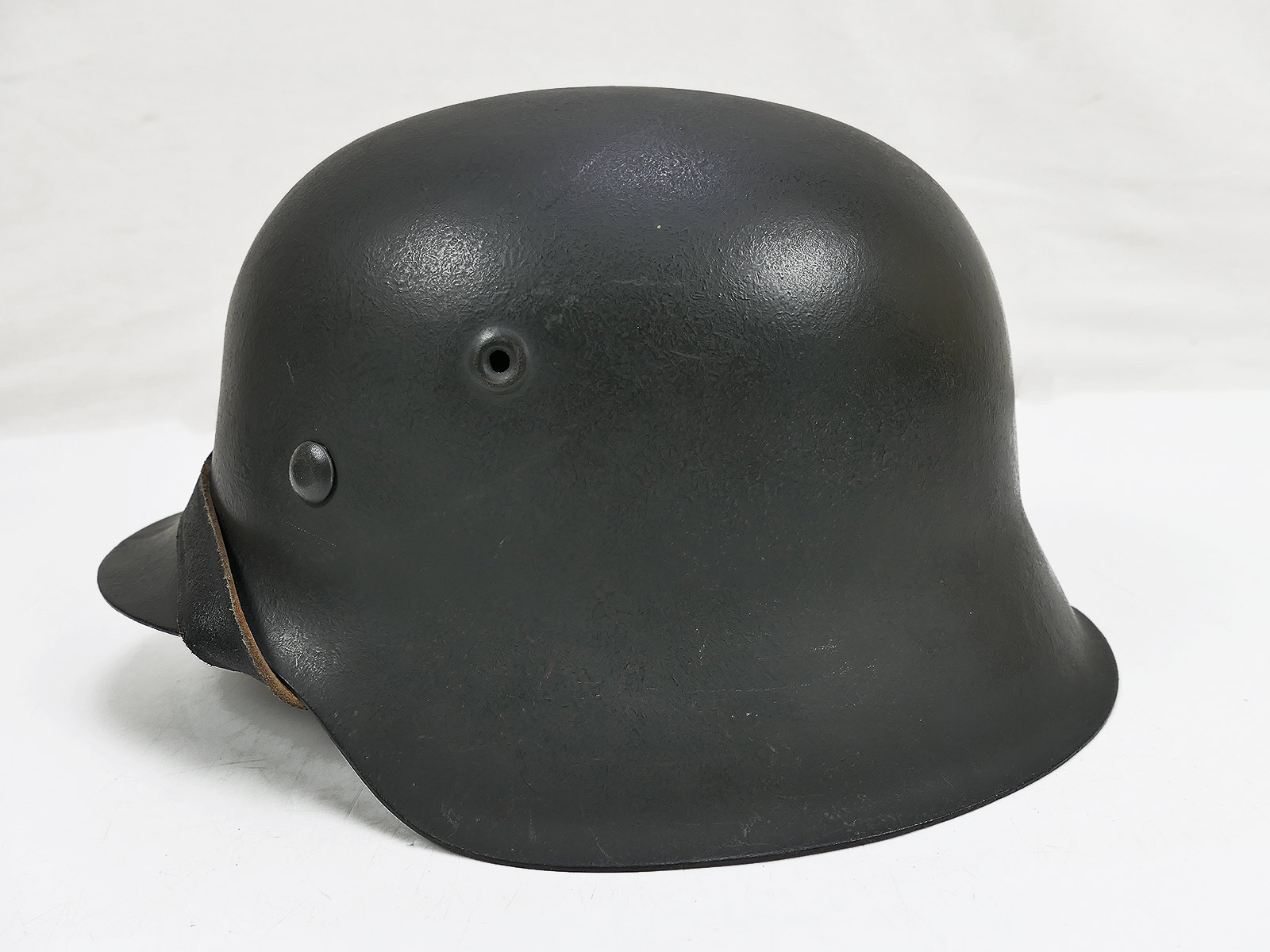 Original Luftwaffe Stahlhelm M42 ET64 mit Helmfutter u. Kinnriemen Gr.57 BATTLE WORN