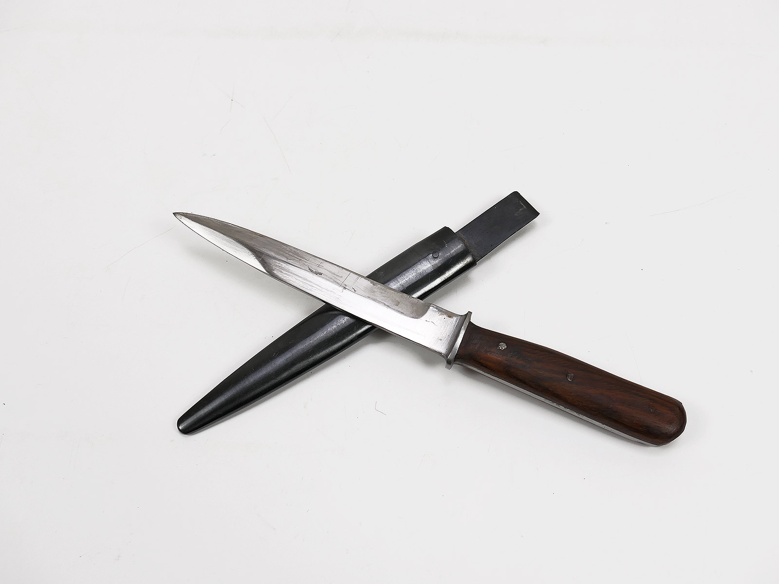 EINZELSTÜCK WK2 Grabendolch Infanteriemesser Wehrmacht M42 Dolch mit Scheide