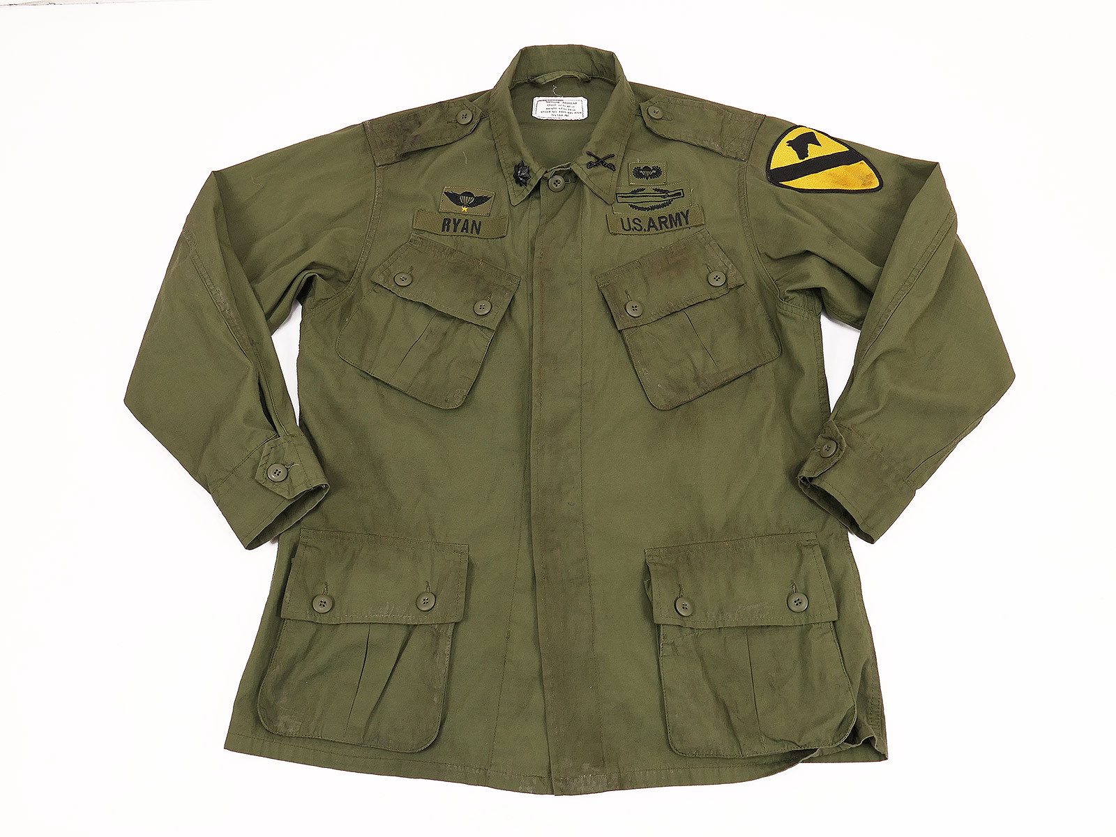 Filmrequisite Vintage US Army Feldjacke Jungle Jacket M64 mit Patches 1st CAV Vietnam oliv - Gr. Medium 