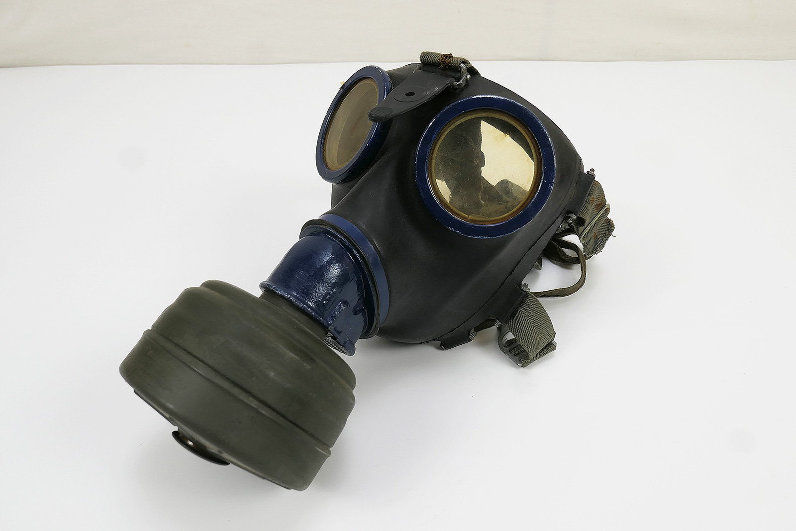 Wehrmacht Gasmaske Schutzmaske Gr.3 bwz44 Gummi + Filter FE41