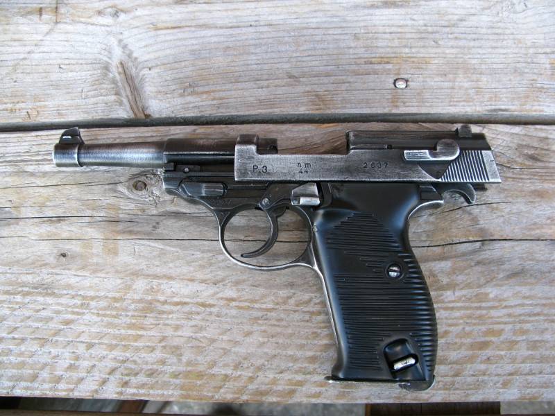 Pistole P38 antik Deko Modell Filmwaffe