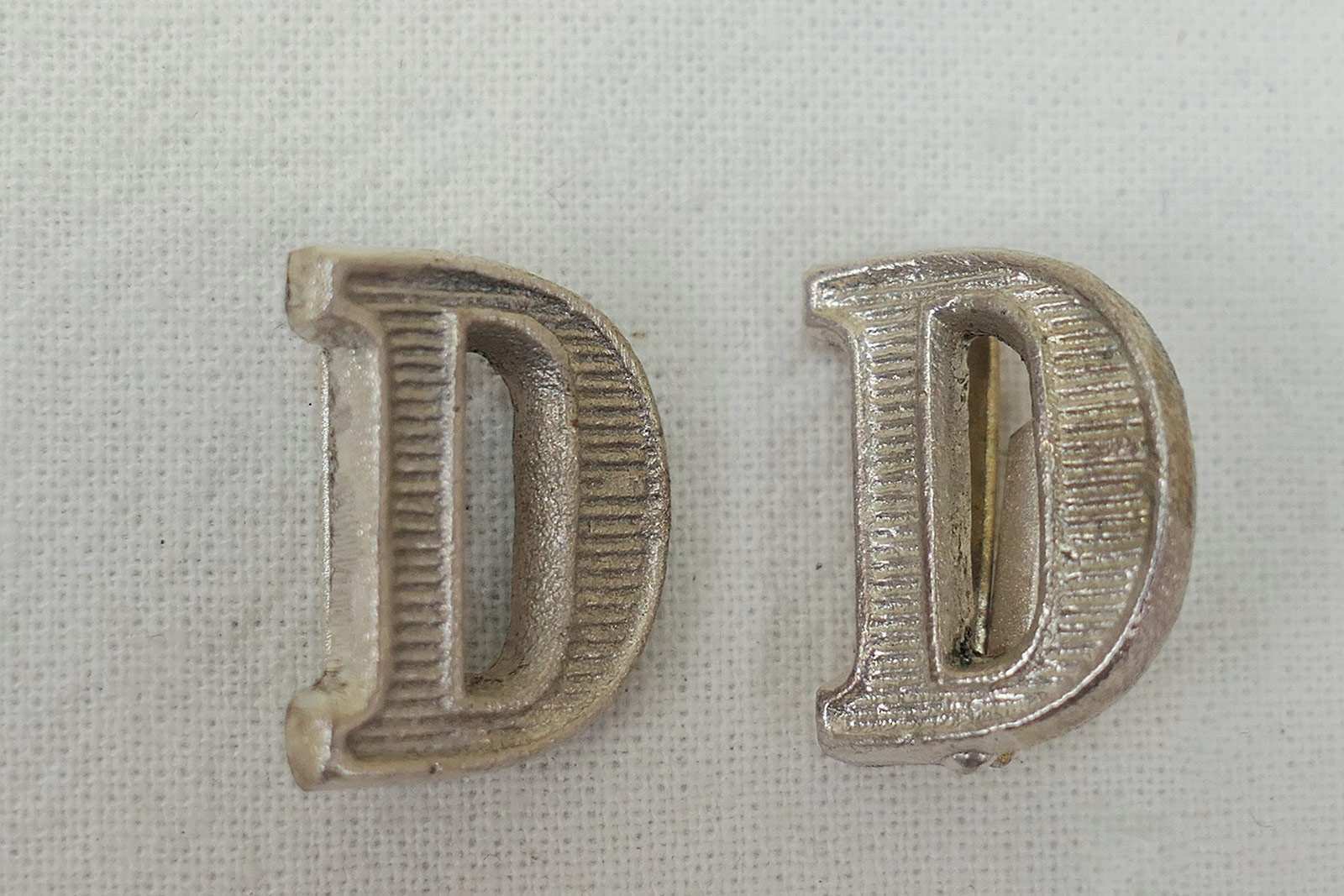 Wehrmacht Schulterstückauflagen "D" / 1x Paar Auflagen für Schulterklappen