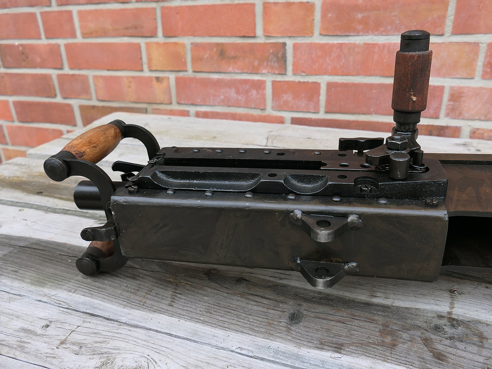 #A Browning Machine Gun MG Cal. 50 M2 Jeep Lafette Tripod - Modell - 1:1 Metall Nachbau Lauf zerlegbar