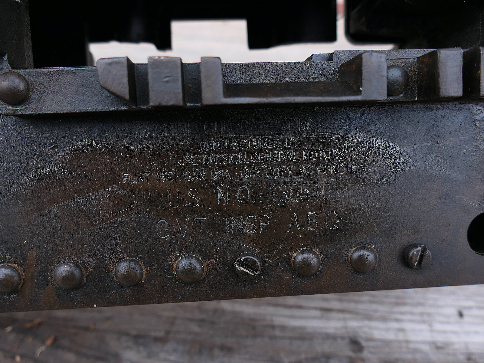 #A Browning Machine Gun MG Cal. 50 M2 Jeep Lafette Tripod - Modell - 1:1 Metall Nachbau Lauf zerlegbar