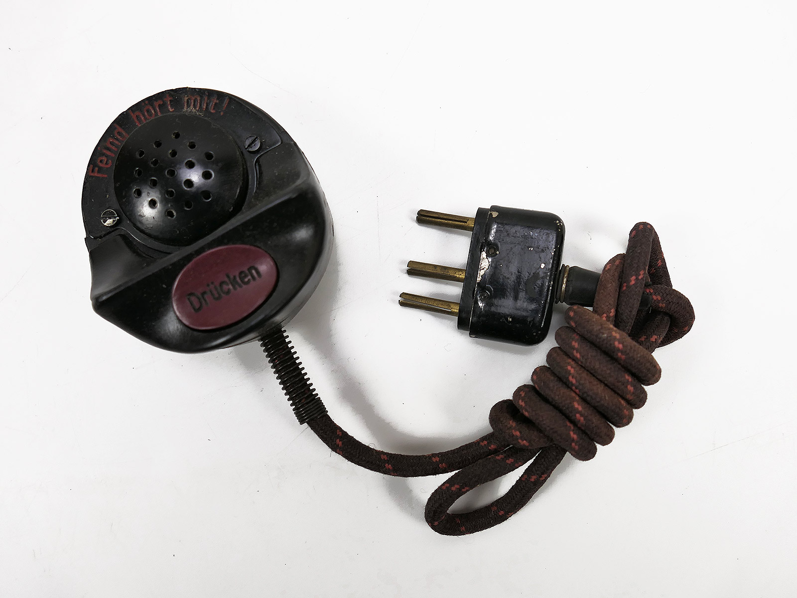 Wehrmacht Original Handmikrofon " Feind hört mit " Funker Funkgerät mit Abnahme Wehrmacht Original Handmikrofon " Feind hört mit " Funker Funkgerät mit Abnahme