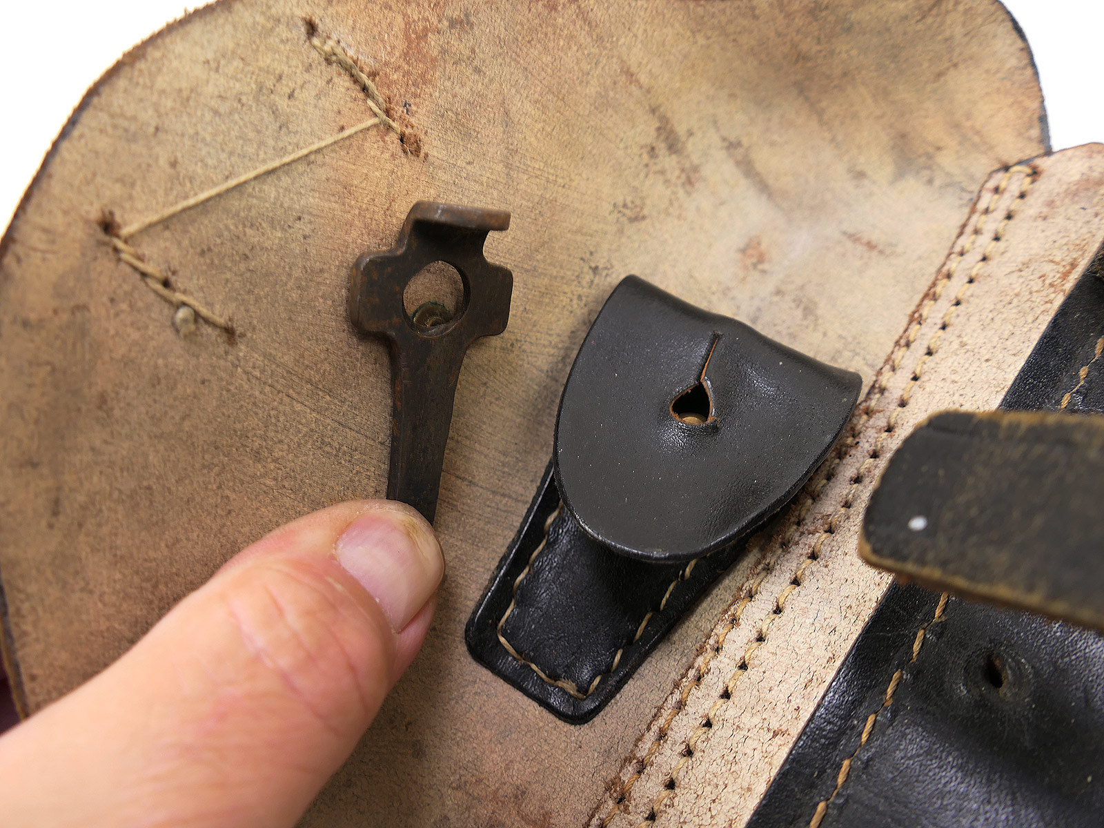 Einzelstück - P08 POLIZEI Holster Koffertasche Lederholster mit P08 Schlüssel Pistolentasche BATTLE WORN