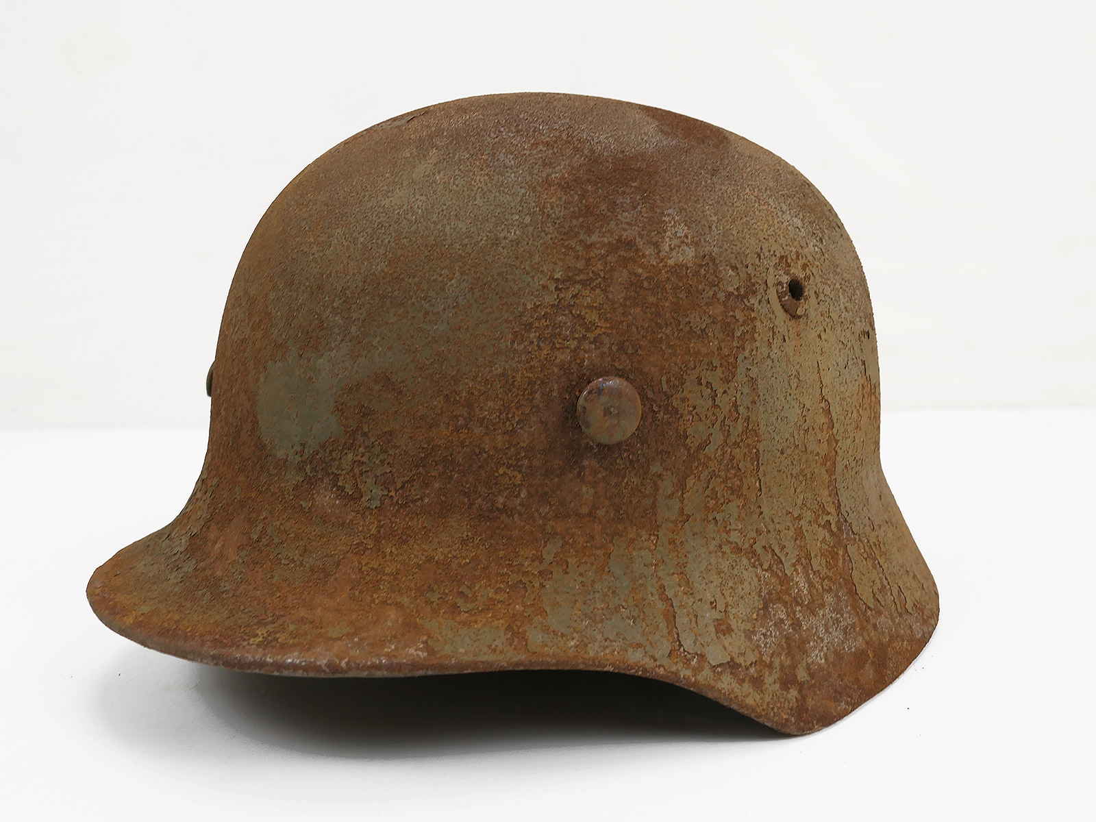 Wehrmacht / Waffen SS Stahlhelm GLOCKE M35 Antik Battleworn Gr.56/57 ungereinigt 