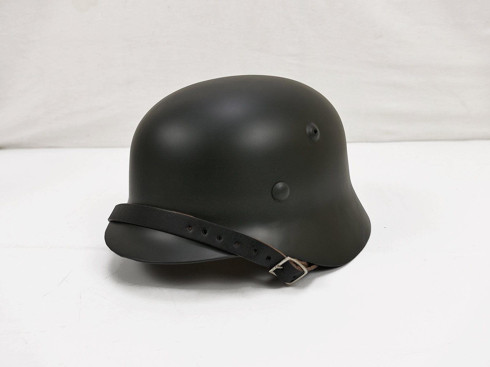 Einzelstück Wehrmacht Stahlhelm Gr. 57/58 komplett