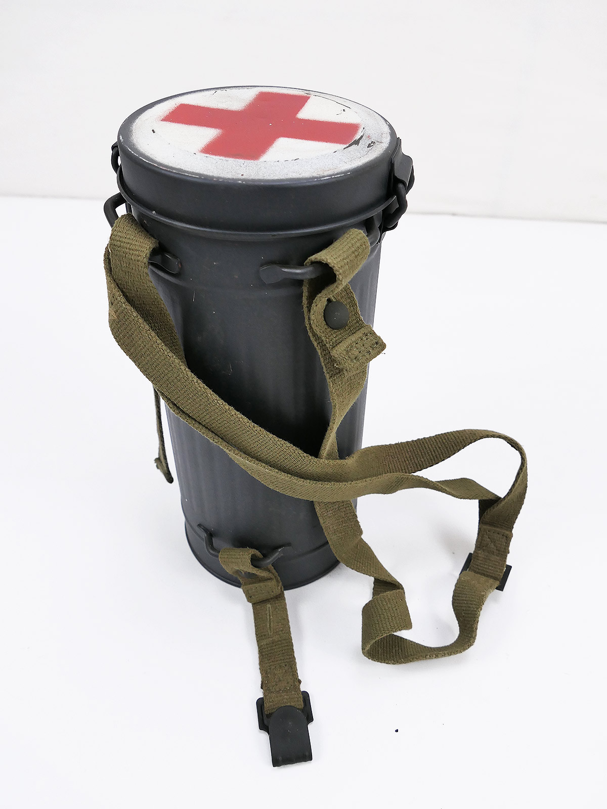 #G Gasmaskendose Graublau Rotkreuz Sanitäter Gasmaskenbüchse mit Beriemung