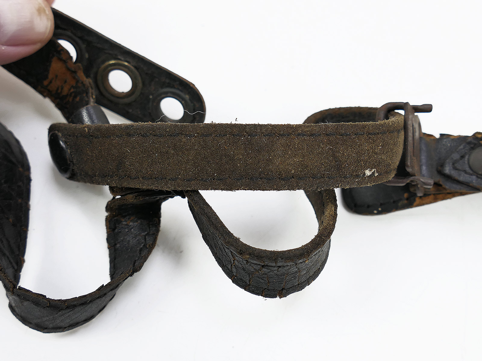 Vintage LW Kinnriemen Fallschirmjägerhelm M38 Stahlhelm Luftwaffe Kinn Beriemung Leder BATTLE WORN