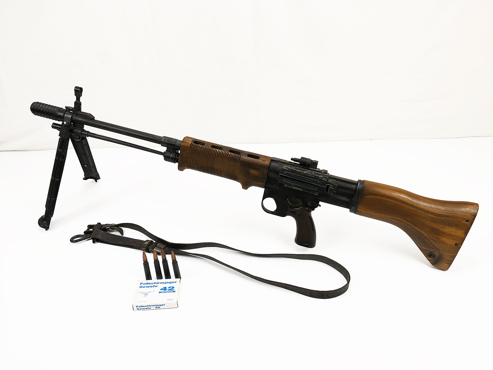 Wehrmacht Fallschirmjäger Gewehr SHOEI FG42 Typ 2 Kal. 8x57 (Modellwaffe) Ser. Nr. 00286