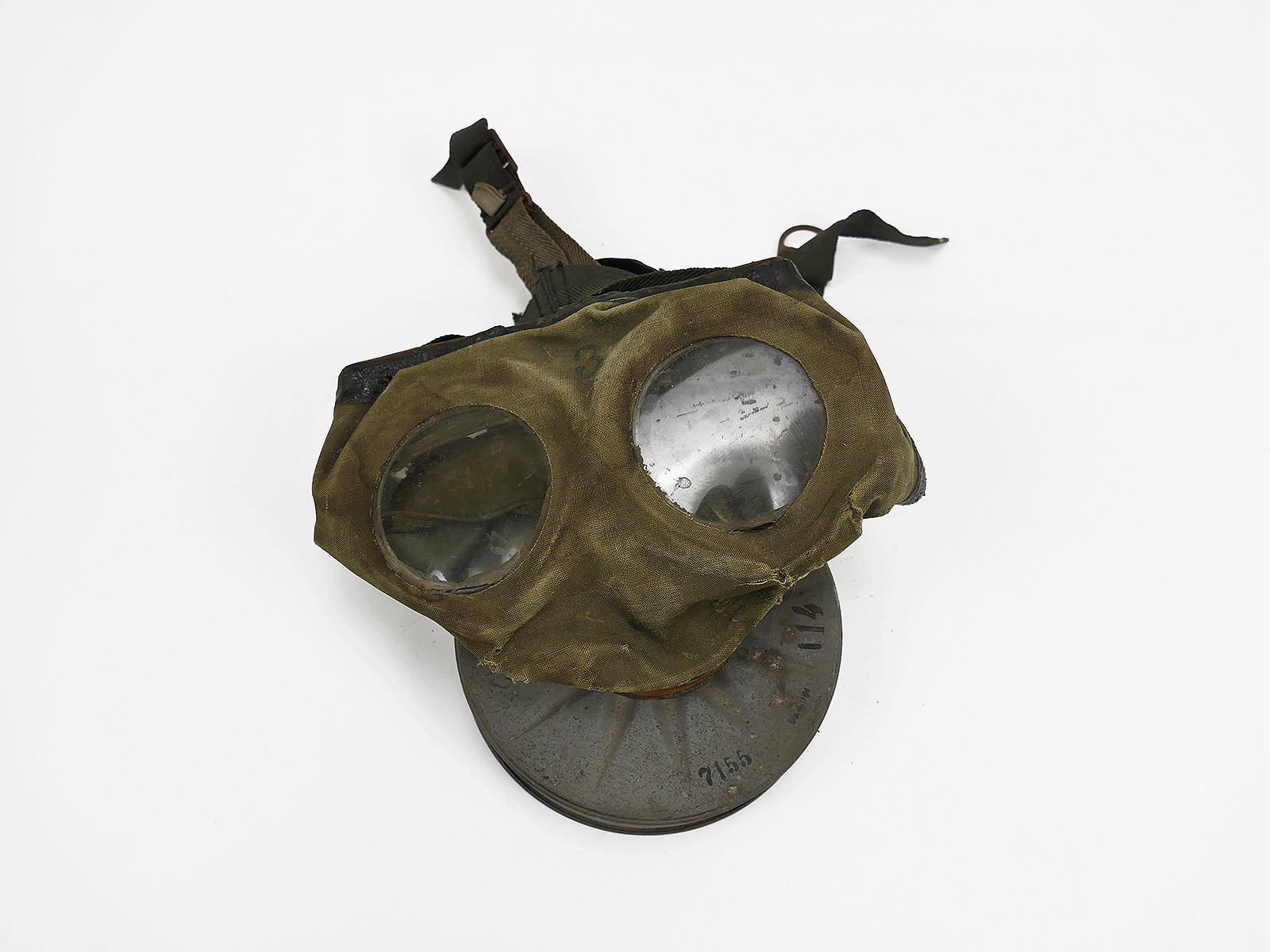 Wehrmacht Seltene späte Gasmaske M44 mit Filter 