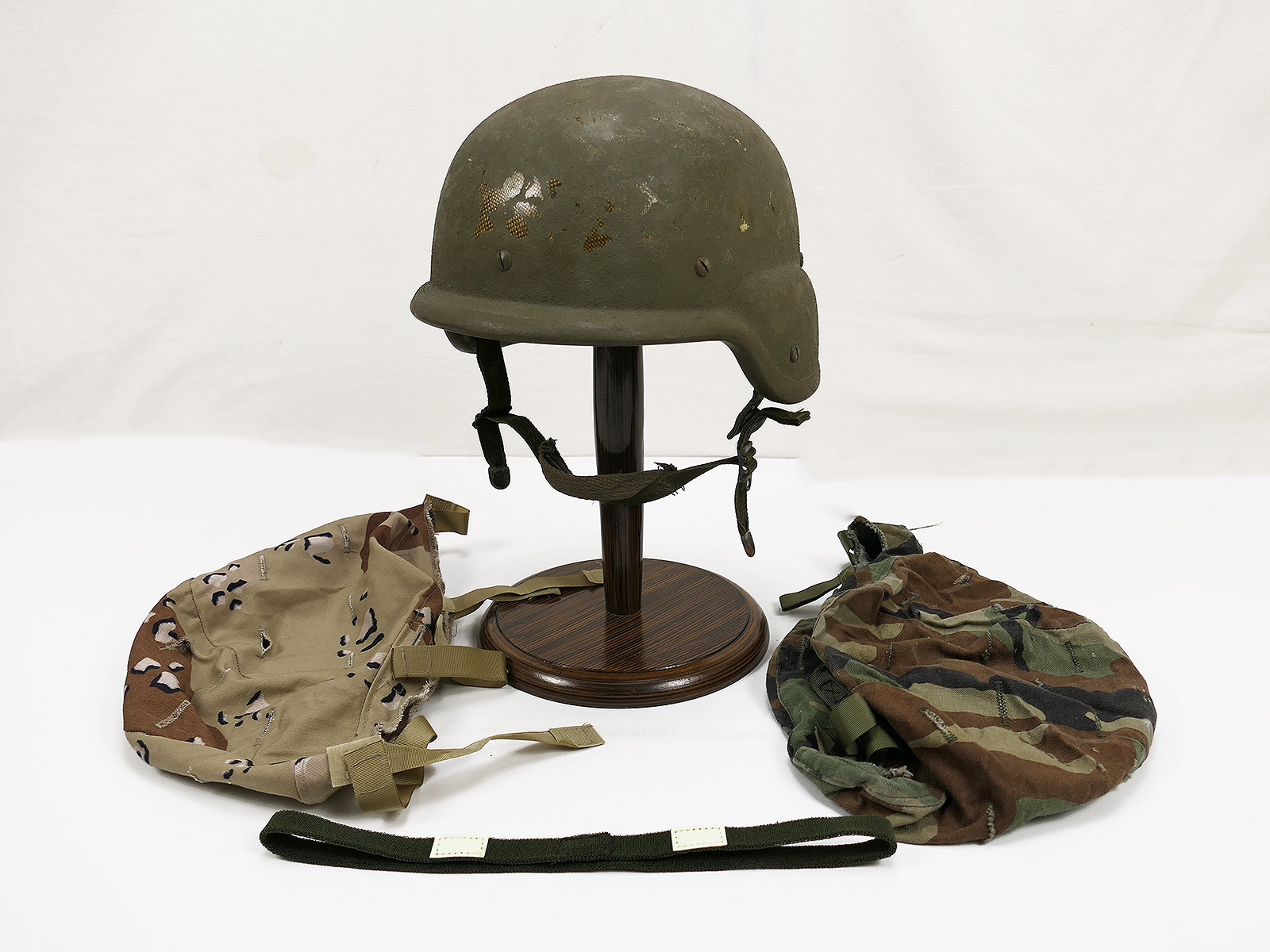 #70 Nato PASGT Gefechtshelm Infantry Combat Helm Gr. S mit US Desert + Woodland Helmbezug