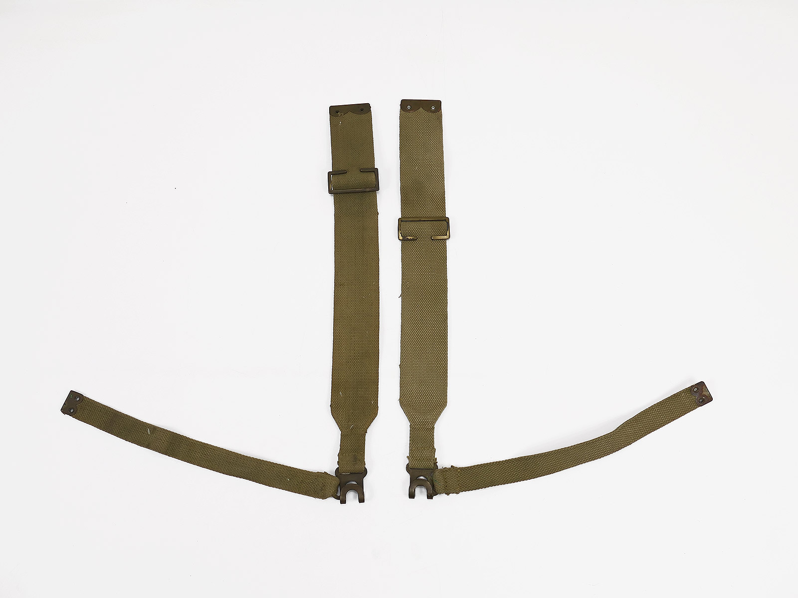 #4 British Army WW2 dated Original 1937 Webbing L-Straps M37 rechts + links / Suspenders