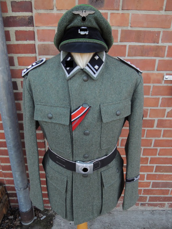Beispiel für eine Elite Uniform nach Vorlage / Drehbuch / Filmrequisite Elite