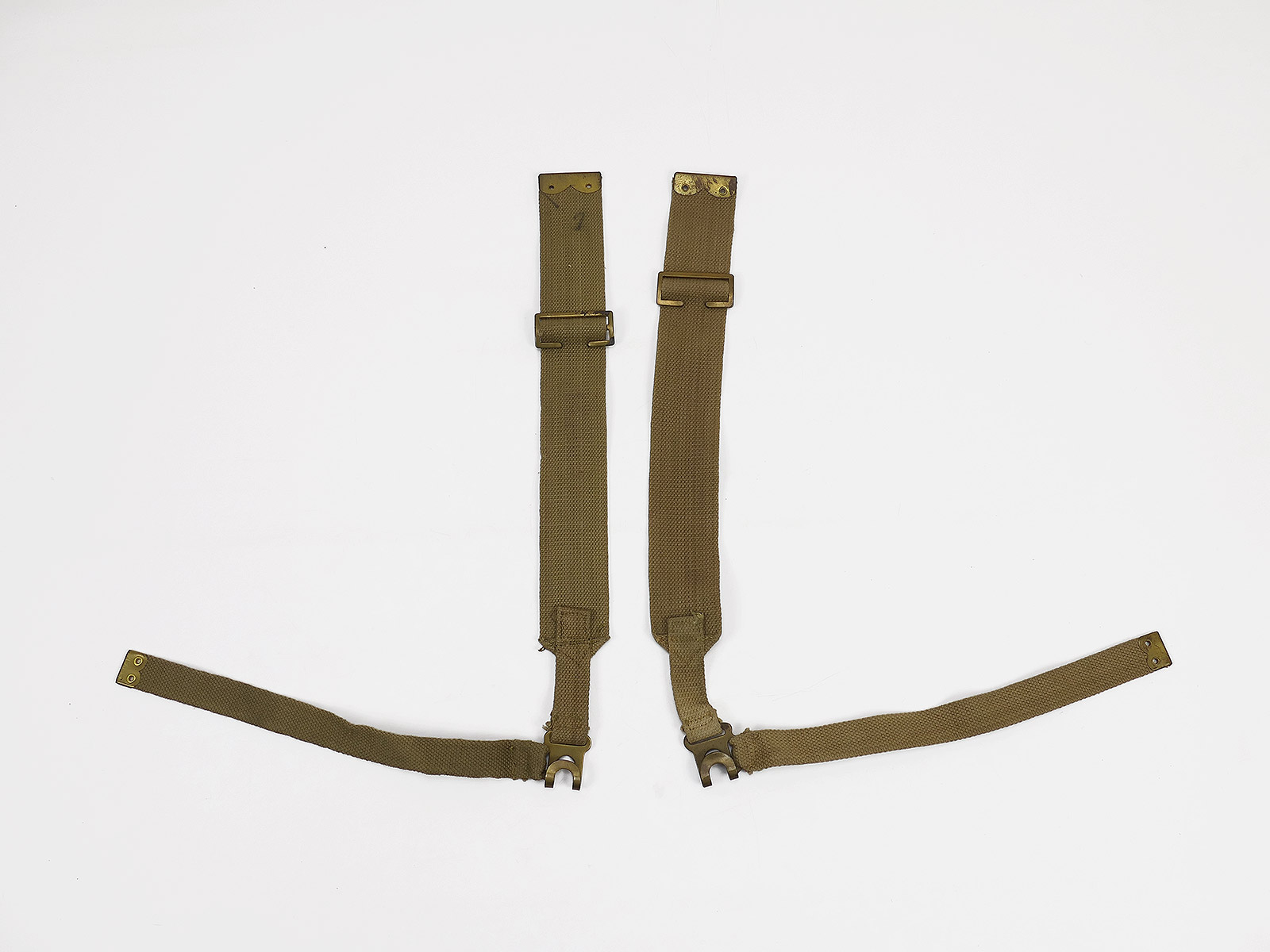 #1 British Army WW2 dated Original 1937 Webbing L-Straps M37 rechts + links / Suspenders
