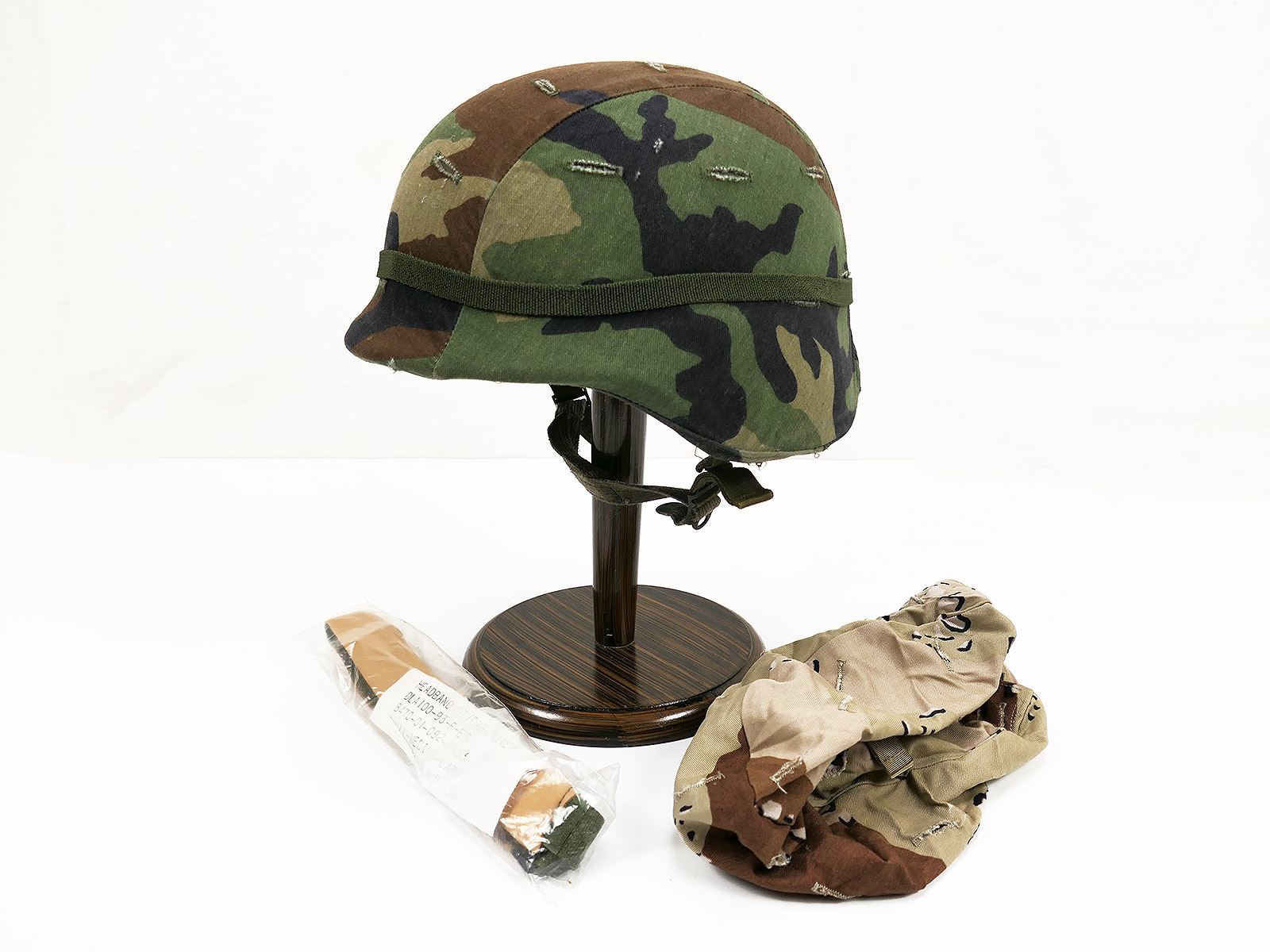 #62 US PASGT Gefechtshelm Combat Helmet Gr. Large mit US Desert + Woodland Helmbezug