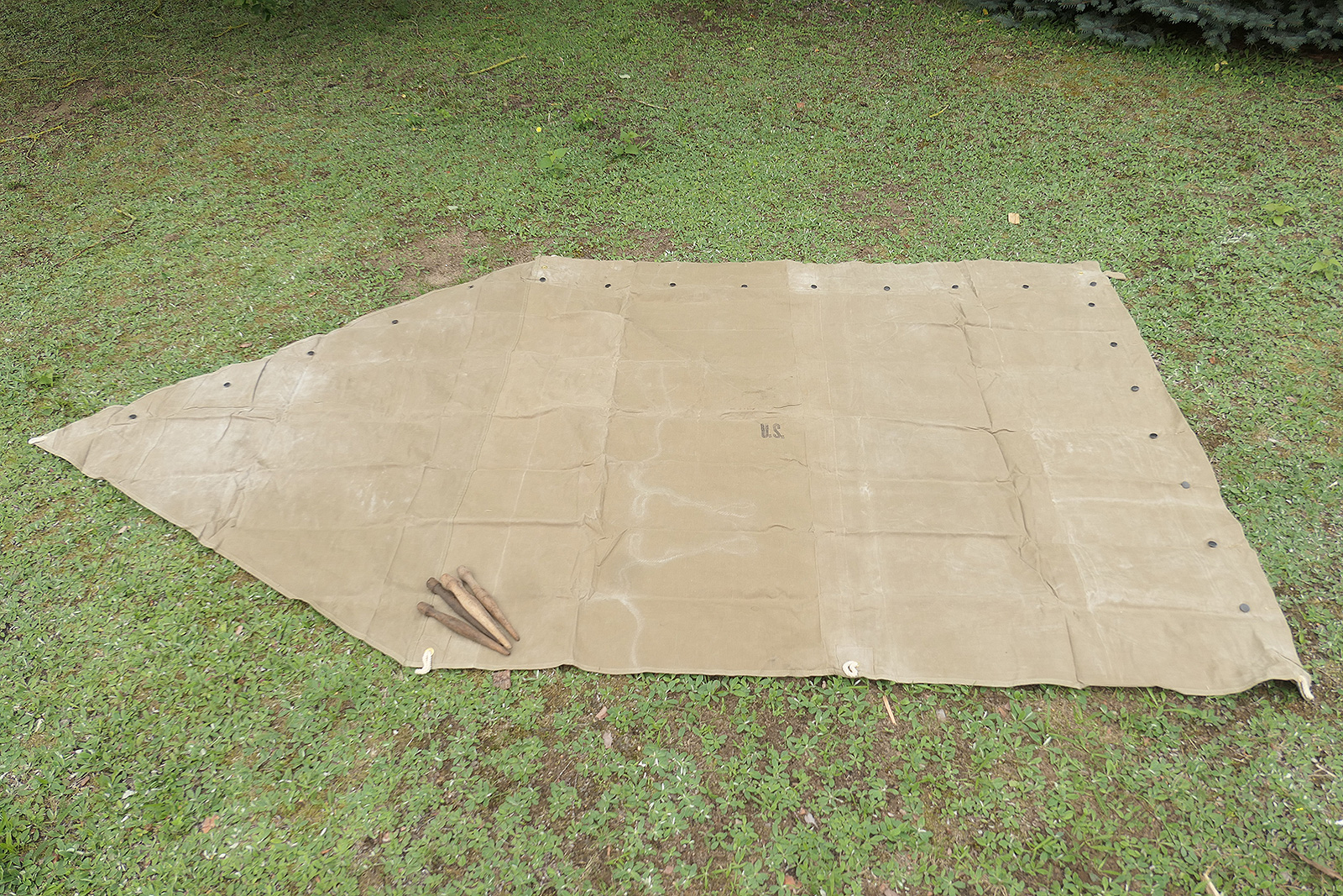 #2 US Zeltbahn shelter Zeltplane tent half 1942 + 5x Holzpflöcke