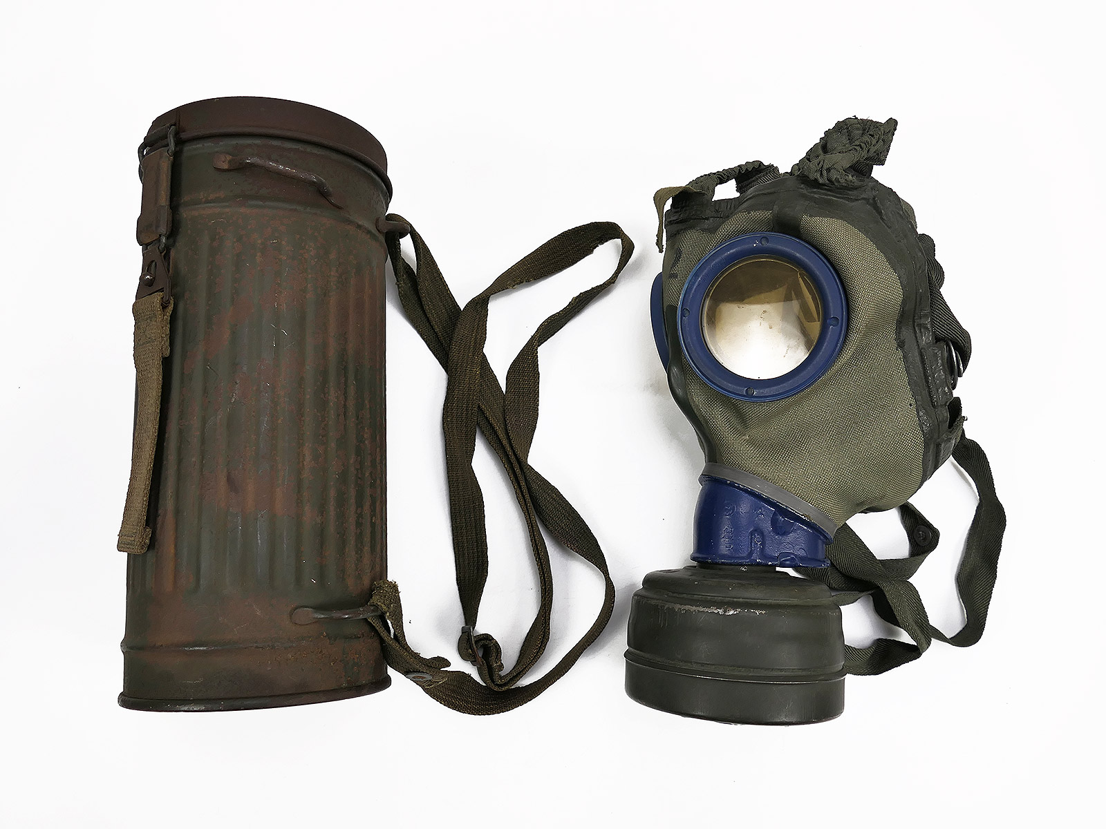 Wehrmacht Original TOP Gasmaske 1944 Filter FE42 (1945!) in Gasmaskendose mit Original Beriemung
