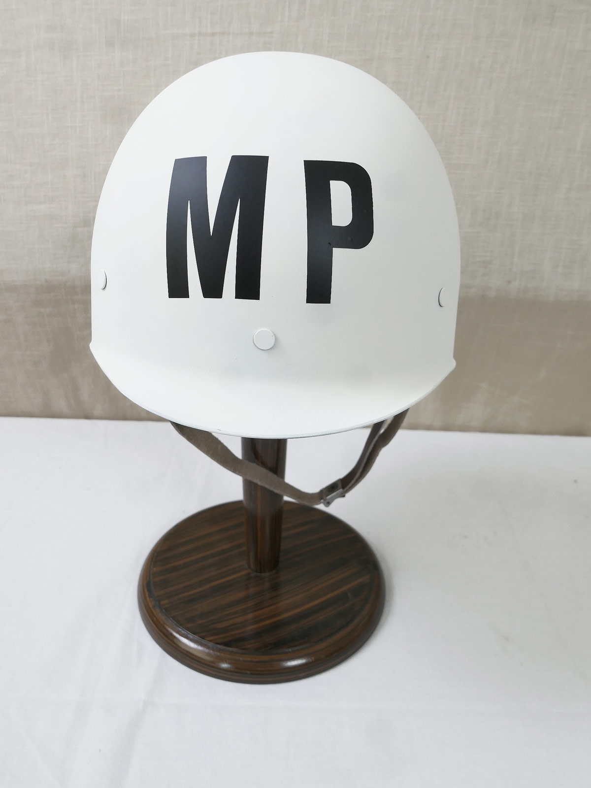 P1420729 US MP Innenhelm Military Police Liner / Kunststoff Helm M1 weiß Militär Polizei