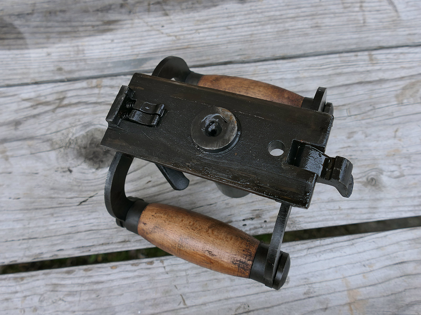 #A Browning Machine Gun MG Cal. 50 M2 Jeep Lafette Tripod - Modell - 1:1 Metall Nachbau Lauf zerlegbar