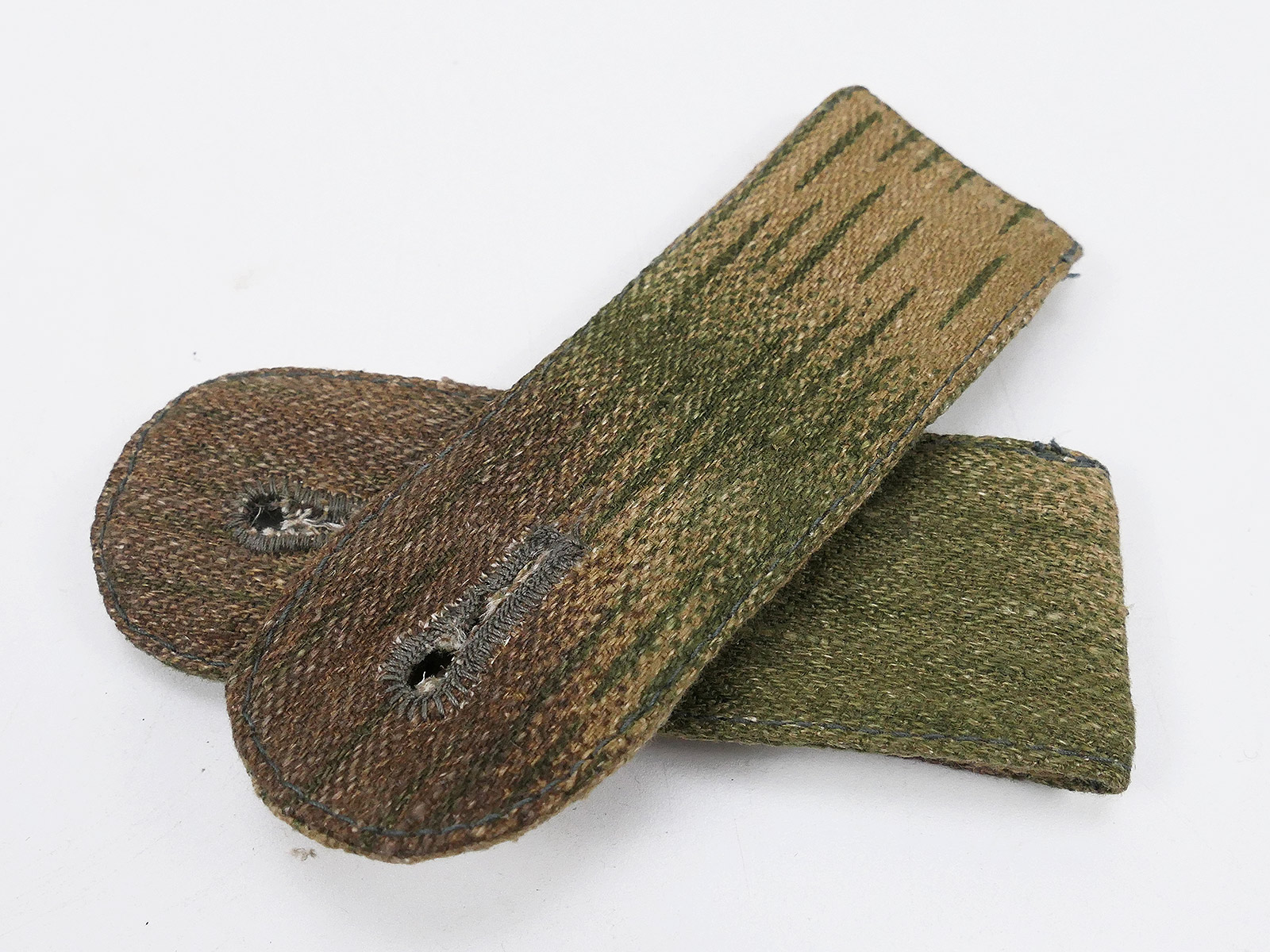 1x Paar Fischgrät Sumpftarn Schulterstücke Schulterklappen Original Stoff Sumpftarn 43