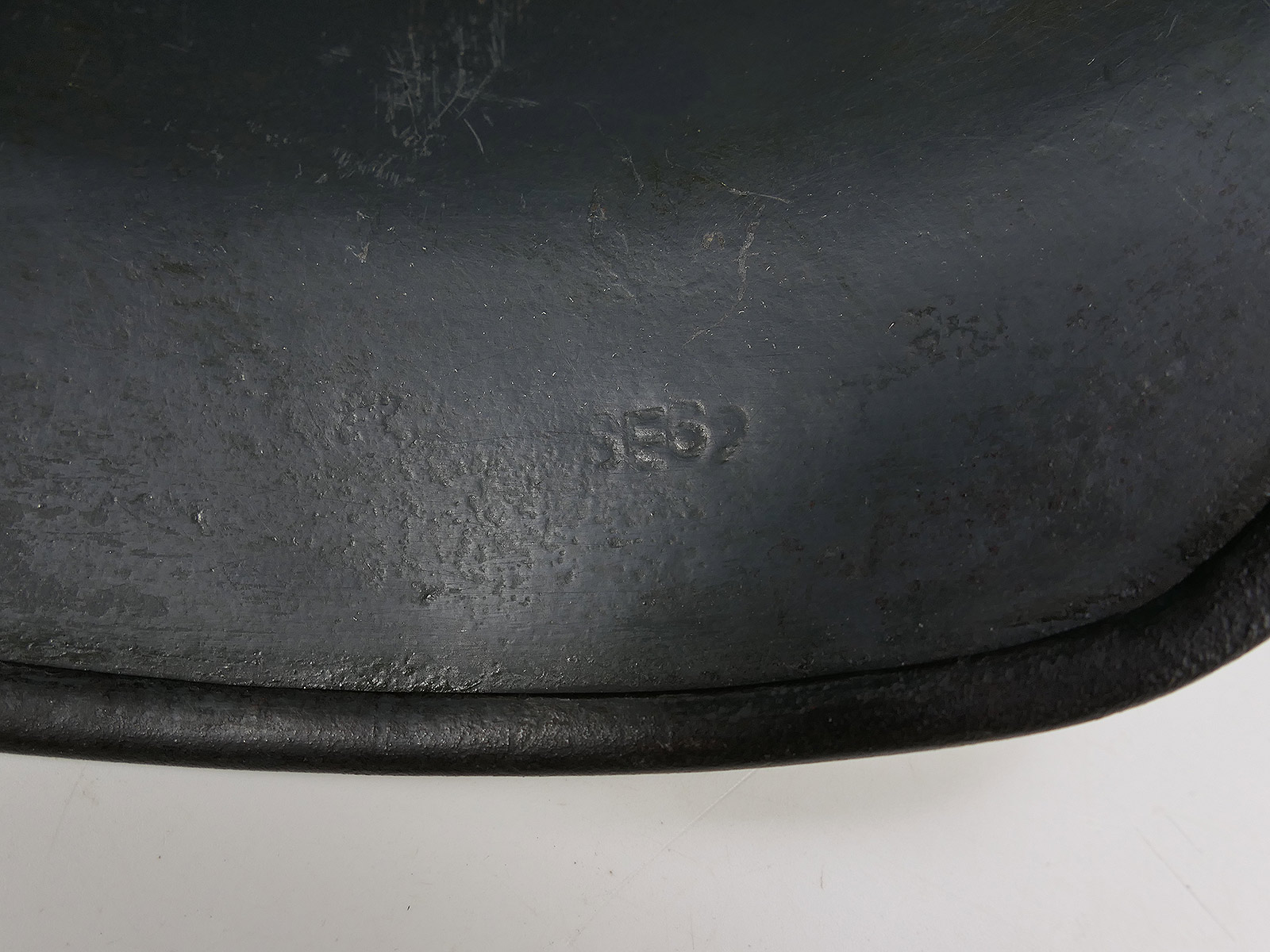 Original Wehrmacht / Luftwaffe Stahlhelm GLOCKE M35 DD SE62 Antik COLLECTION BATTLE WORN