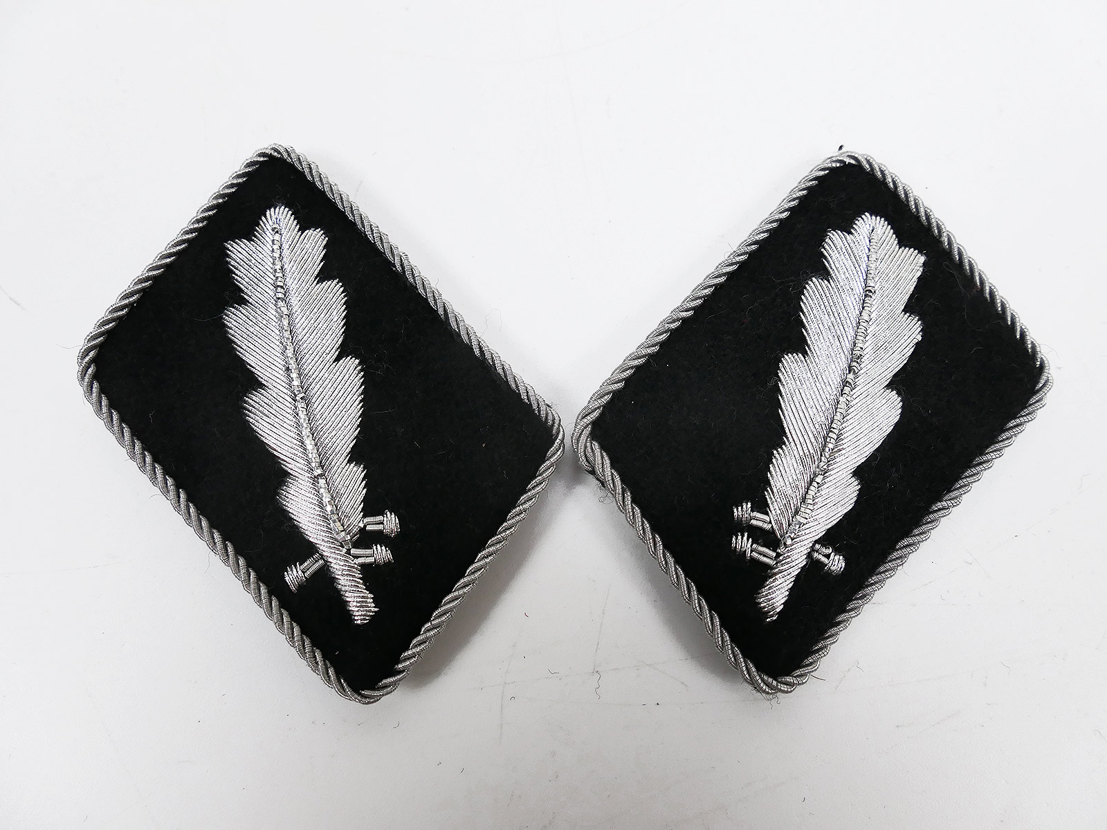 P1268367 SS Dienstgradabzeichen / Kragenspiegel Standartenführer
