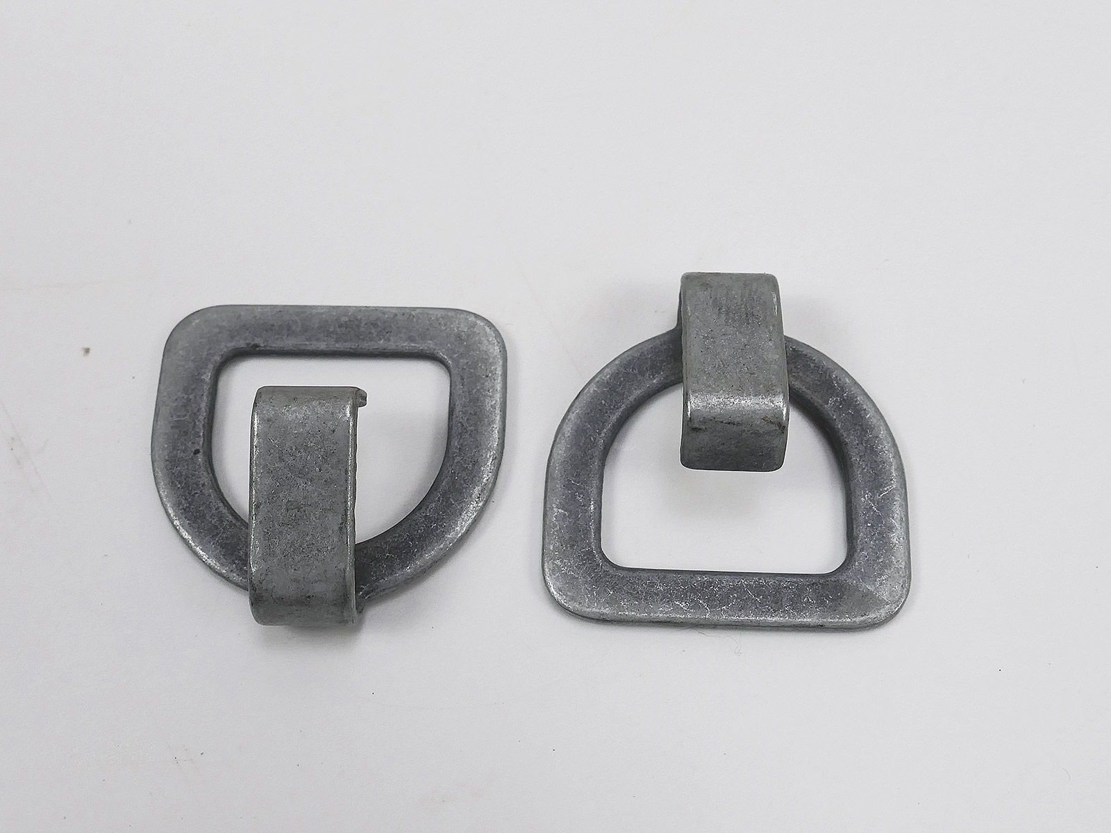 2x Haken Metallbeschlag Tornister Rucksack Ersatzteil Wehrmacht auch Gardrobenhaken