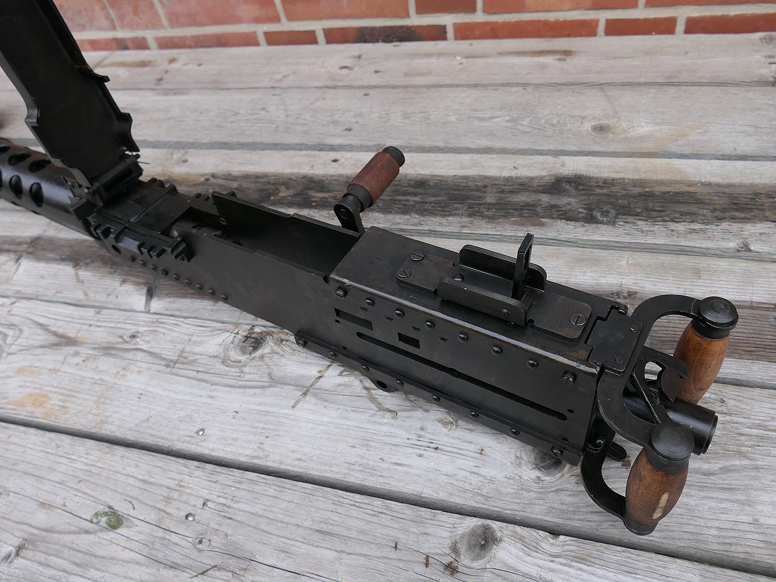 #A Browning Machine Gun MG Cal. 50 M2 Jeep Lafette Tripod - Modell - 1:1 Metall Nachbau Lauf zerlegbar