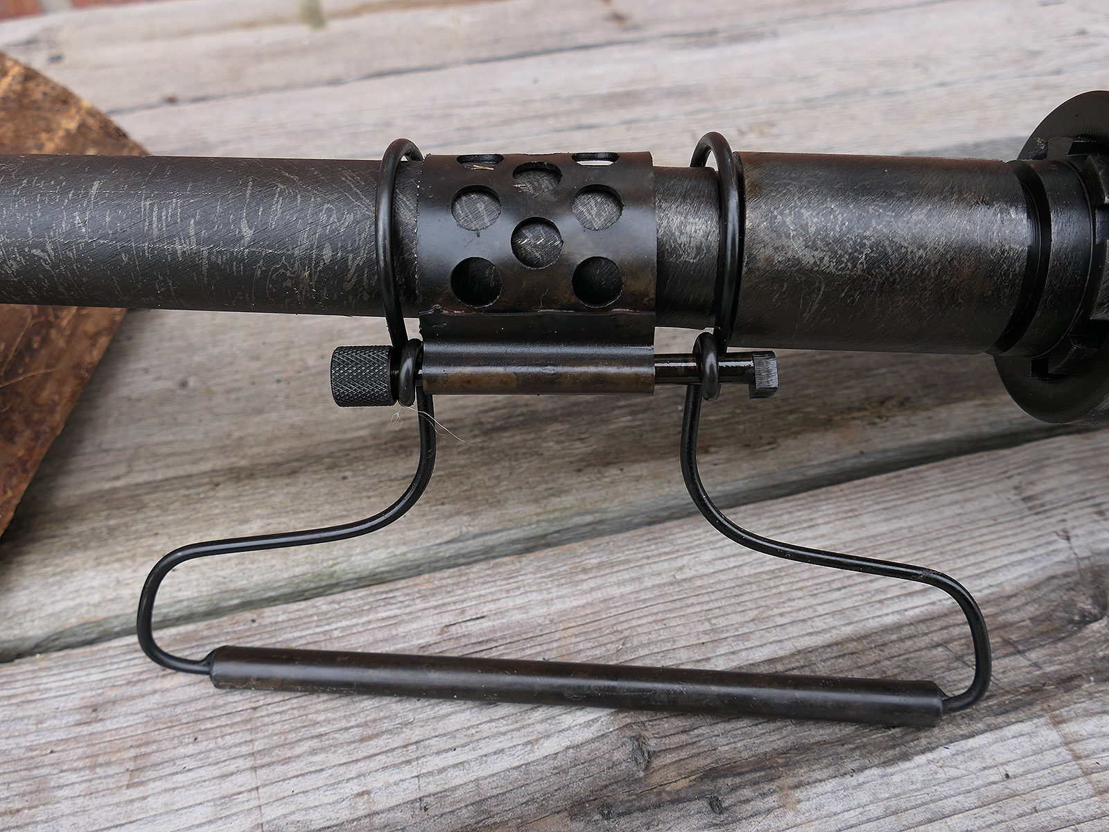 #A Browning Machine Gun MG Cal. 50 M2 Jeep Lafette Tripod - Modell - 1:1 Metall Nachbau Lauf zerlegbar
