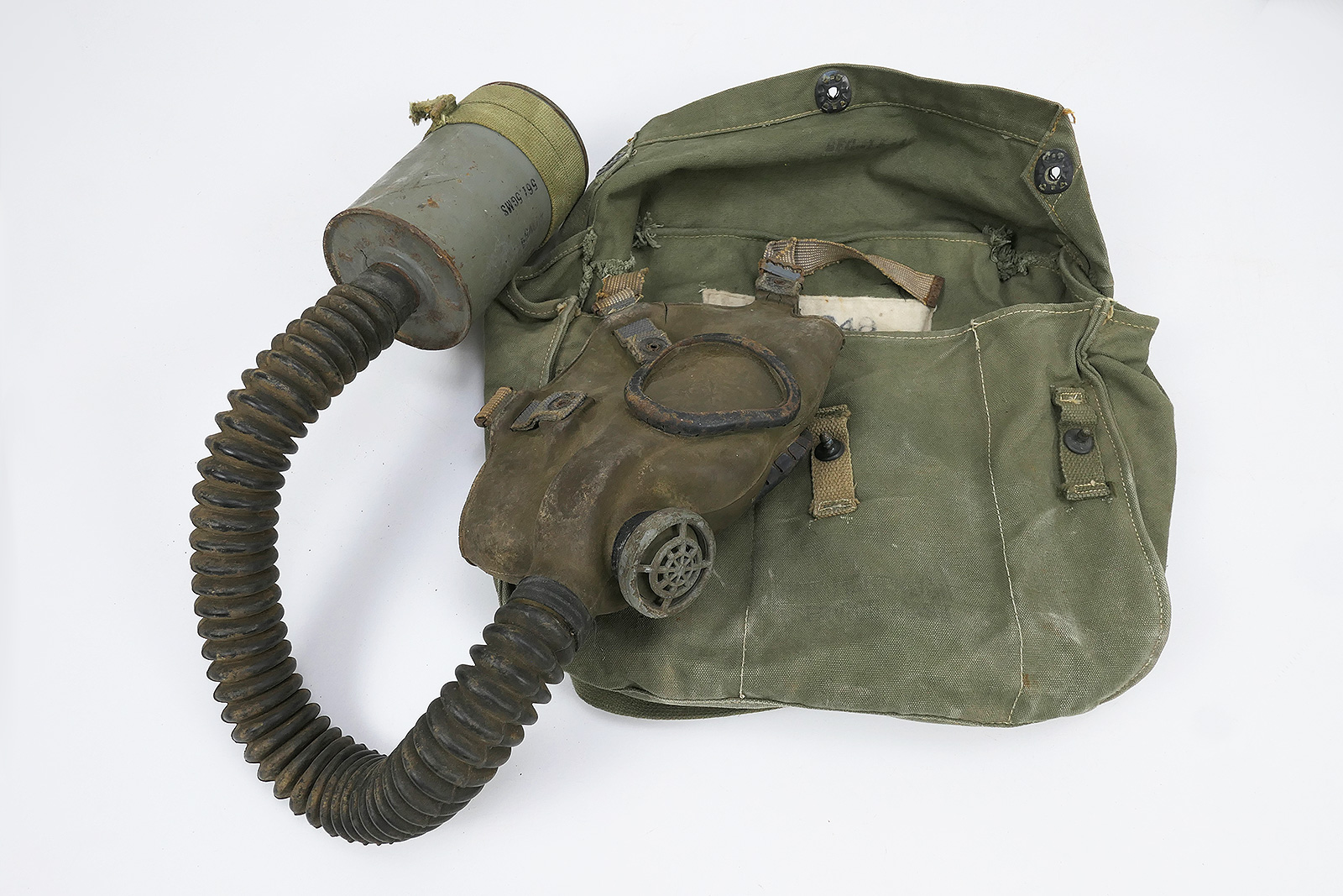 P1530019 US Army WW2 Gasmaske mit Gasmaskentasche Bag Gas Mask