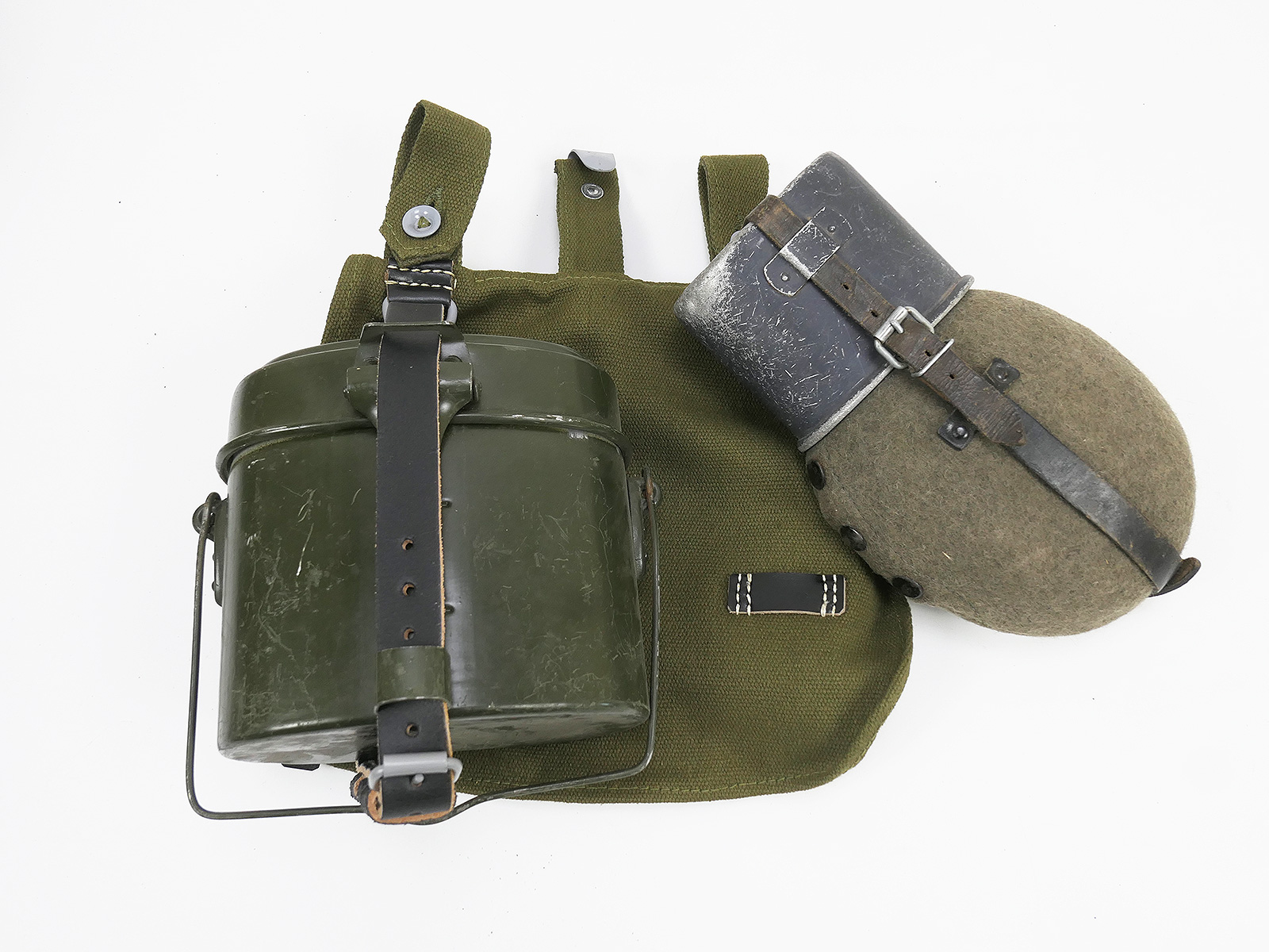 Wehrmacht Feldausrüstung Koppelzeug Heer Feldflasche Eßgeschirr Brotbeutel