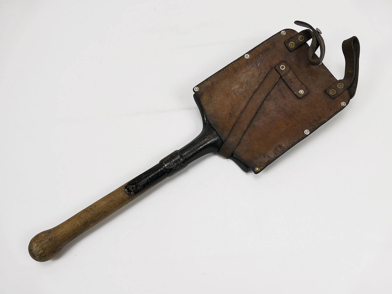 Beutestück Antiker Spaten (WK2) 1939 mit Spatentasche 1940