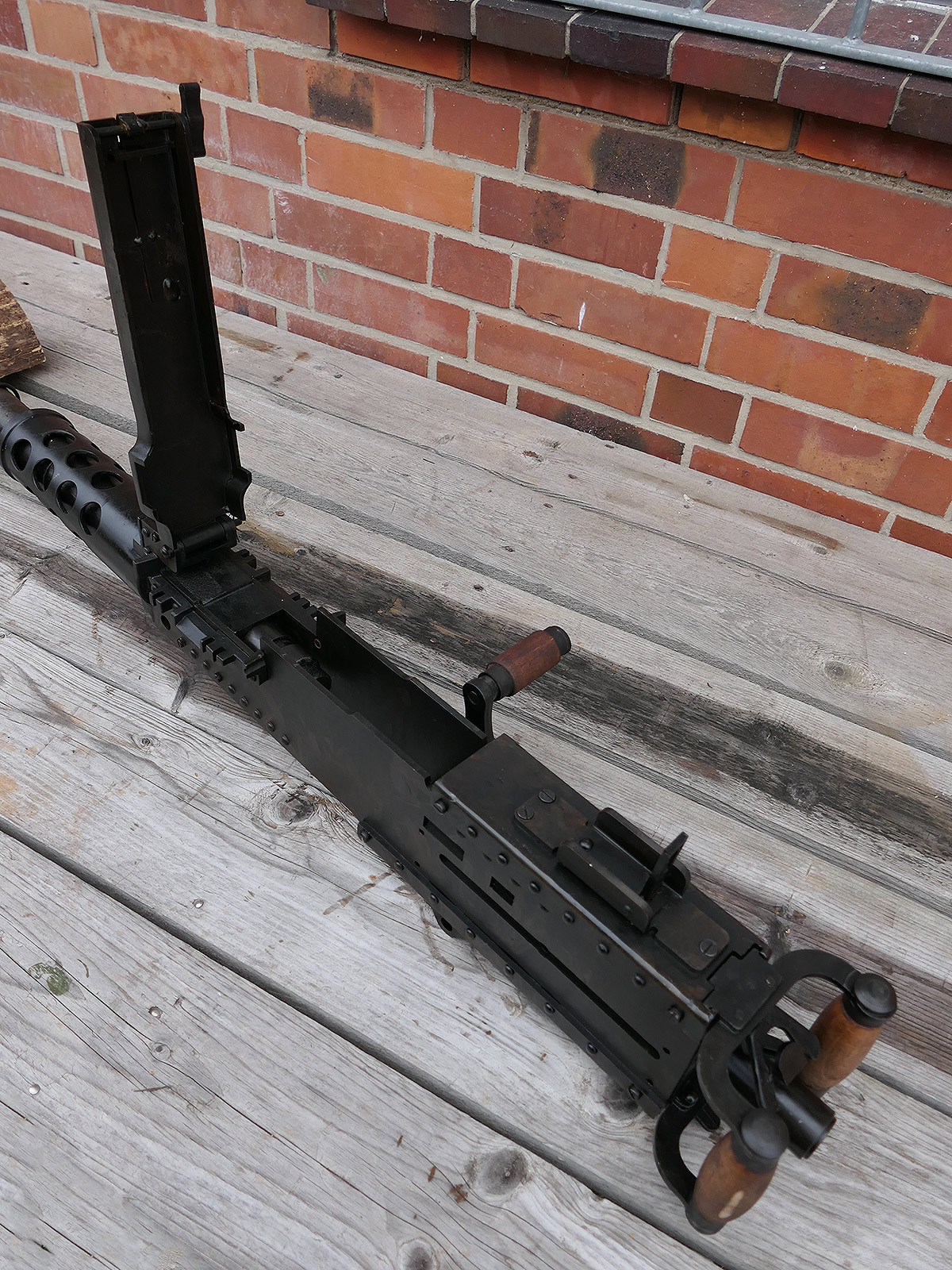 #A Browning Machine Gun MG Cal. 50 M2 Jeep Lafette Tripod - Modell - 1:1 Metall Nachbau Lauf zerlegbar