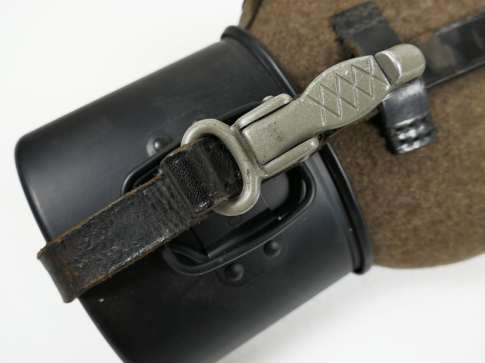 Wehrmacht Feldflasche SKN39 mit Alu Becher COLLECTION BATTLE WORN