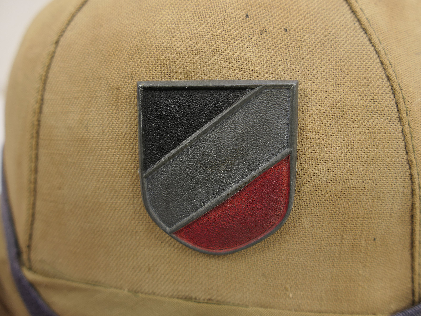 Original Tropenhelm Afrikakorps Carl Halfar Wehrmacht DAK mit Staubschutzbrille COLLECTION