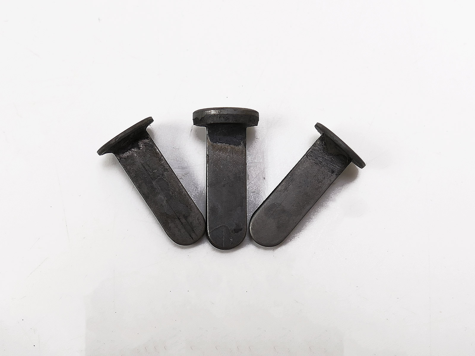 Satz Stahlhelm Nieten Helmnieten Satz für WK1 Helme Hörnerhelm