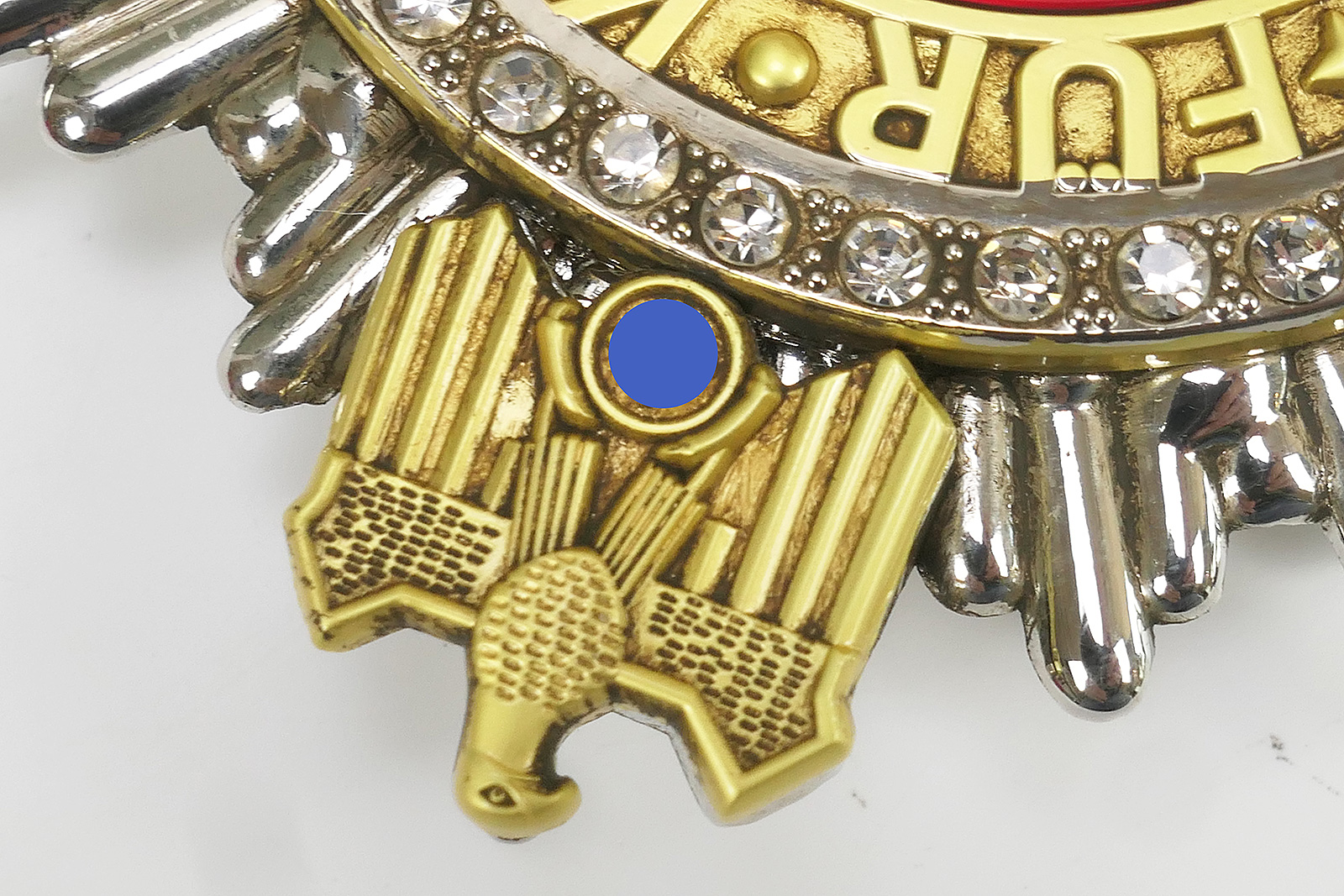 P1560183BbTw3iMes0tC4