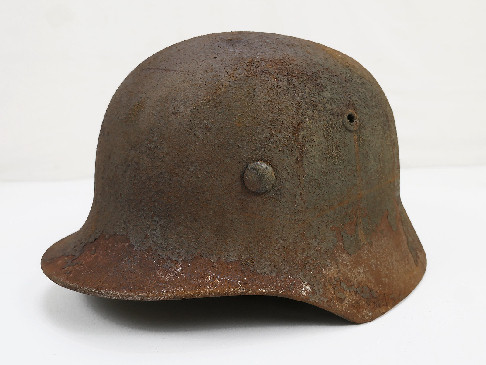 Wehrmacht / Waffen SS Stahlhelm GLOCKE M40 Antik Battleworn Gr.56/57 ungereinigt