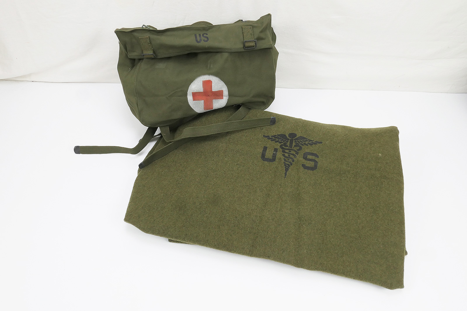 US Sanitäter Pack Field Cargo M-1945 Tasche + Wool virgin Blanket Aesculab Decke Red Cross
