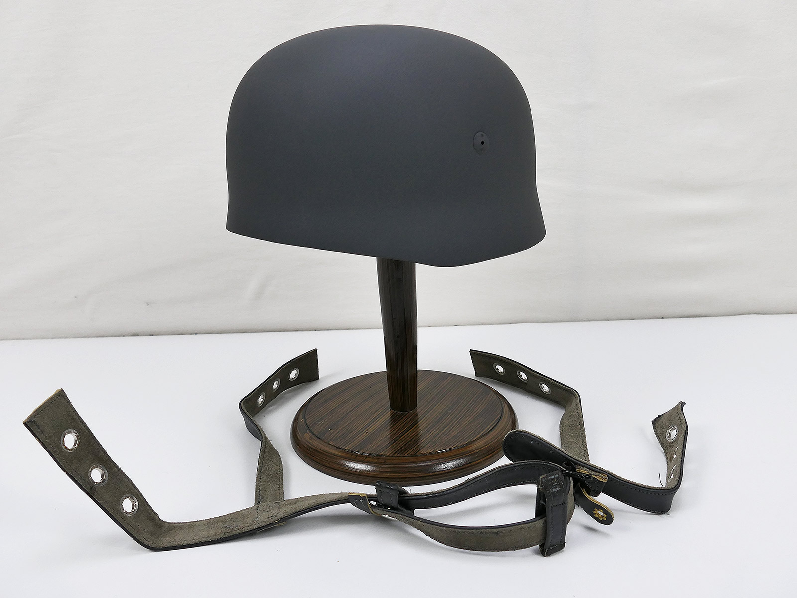 WK2 LW Fallschirmjägerhelm Stahlhelm M38 Luftwaffe Glocke blaugrau 59/60 mit Kinnberiemung