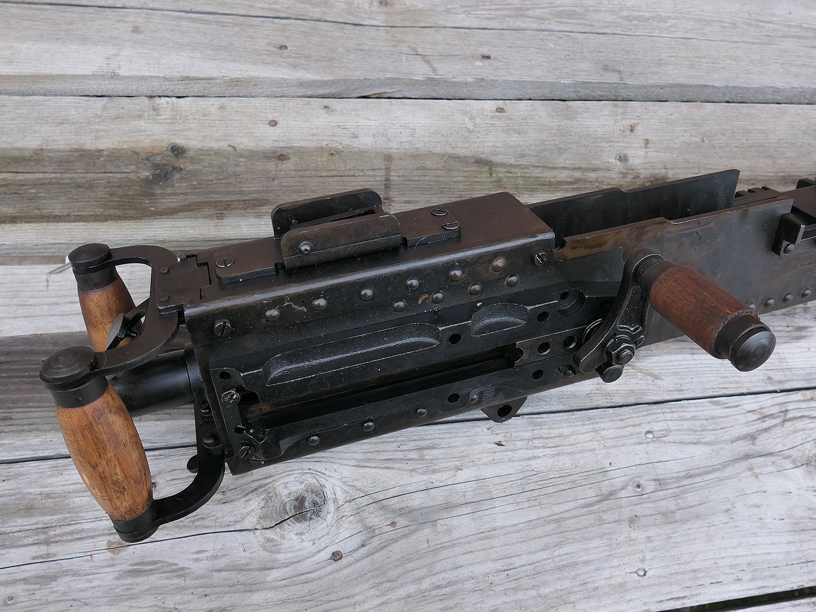#A Browning Machine Gun MG Cal. 50 M2 Jeep Lafette Tripod - Modell - 1:1 Metall Nachbau Lauf zerlegbar