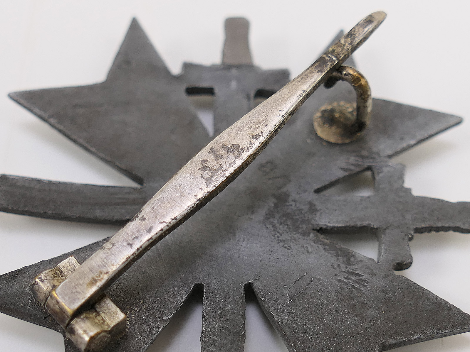 Original Kriegsverdienstkreuz mit Schwertern KVK 1939 Hersteller L/13 Paul Meybauer Berlin SAMMLUNG