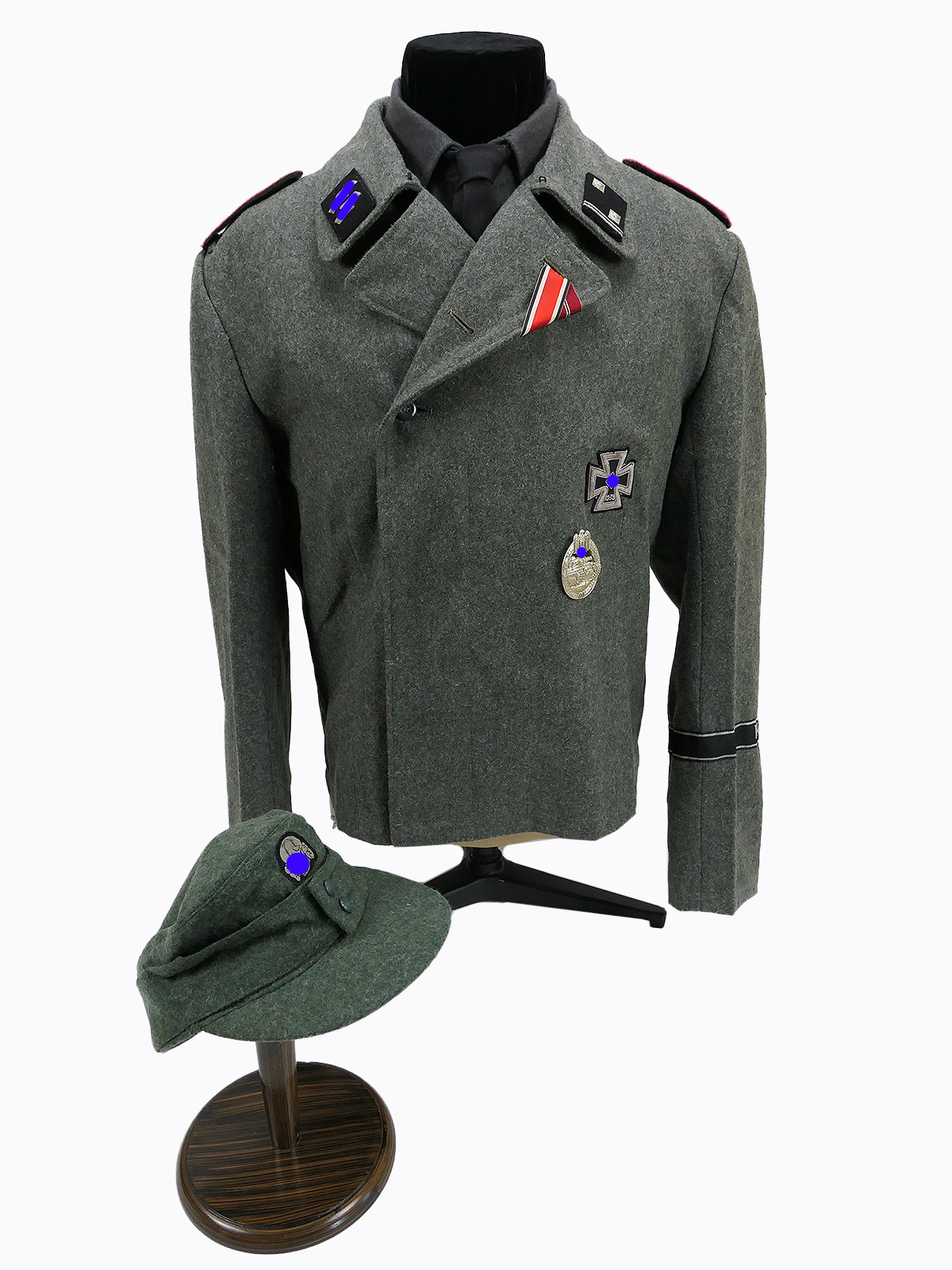 Waffen SS Uniform Ensemble Sturmgeschützjacke Feldbluse Feldmütze Hemd Sturmgeschütz WIKING