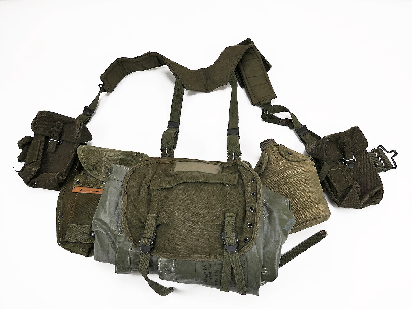 #PP/ US Army Vietnam Sturmgepäck M-1956 Pack - Pistol Belt Bottle Mag Pouches Buttpack PONCHO Suspenders