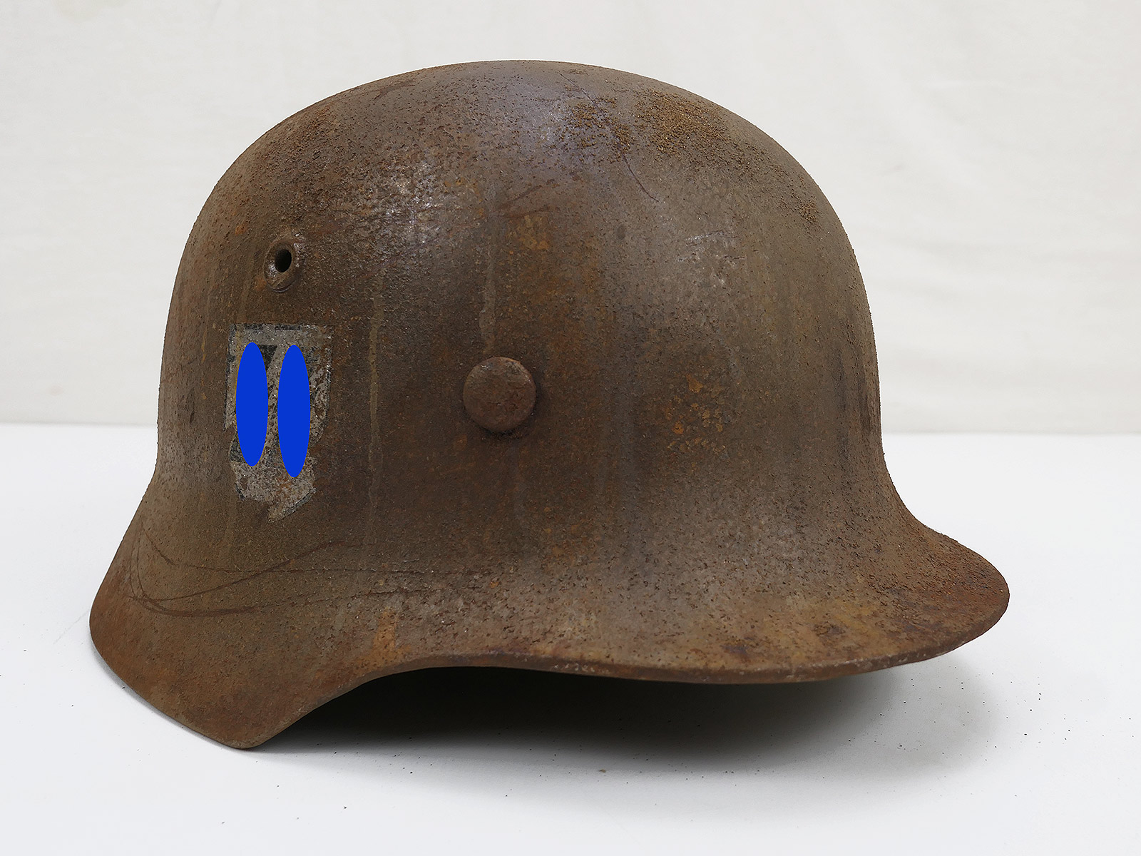 Waffen SS Stahlhelm GLOCKE M40 Antik Battleworn Gr.56/57 ein Abzeichen