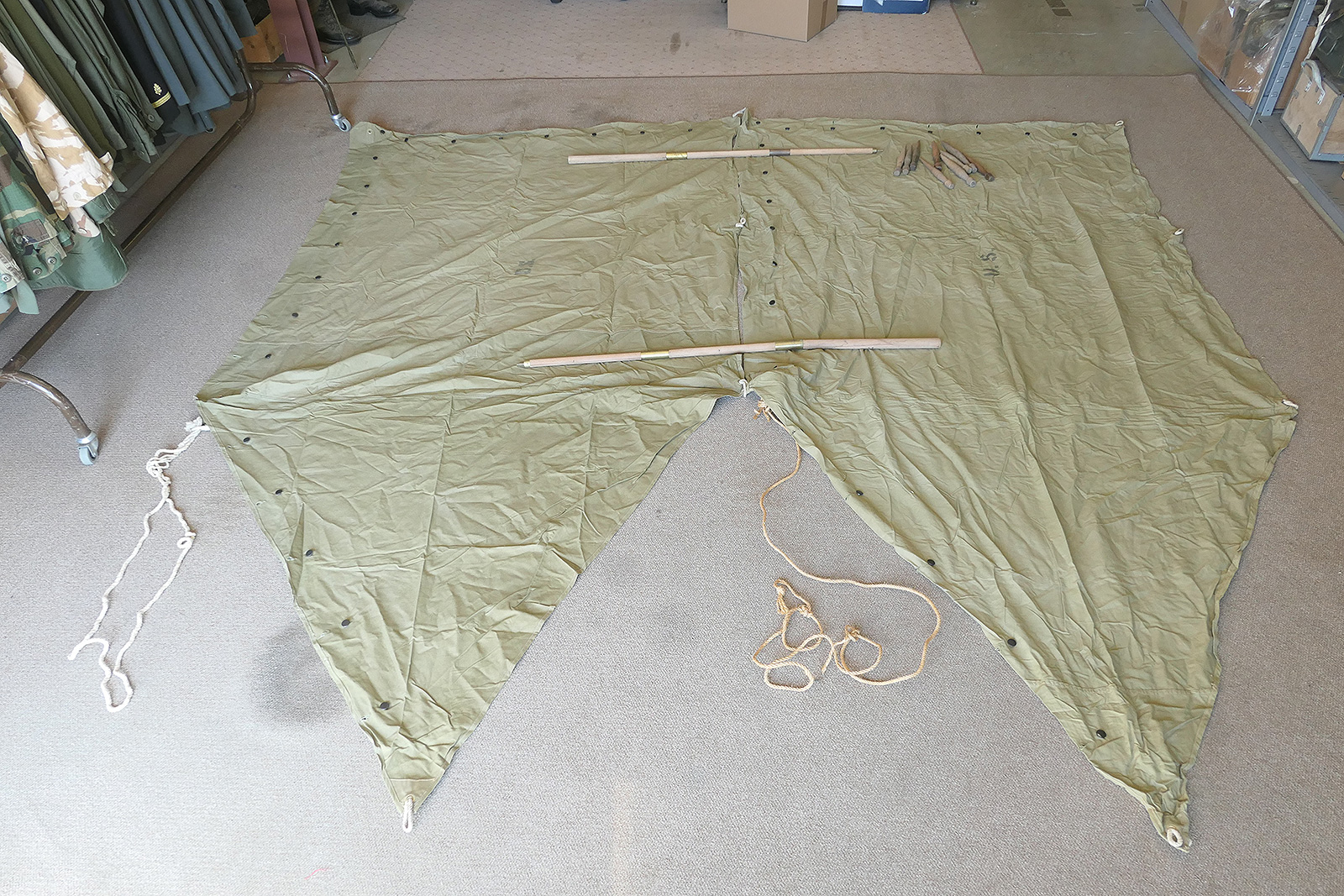 US Zelt 2x Zeltbahn shelter Zeltplane tent half 1942 + 2x Stange GI Zweimannzelt