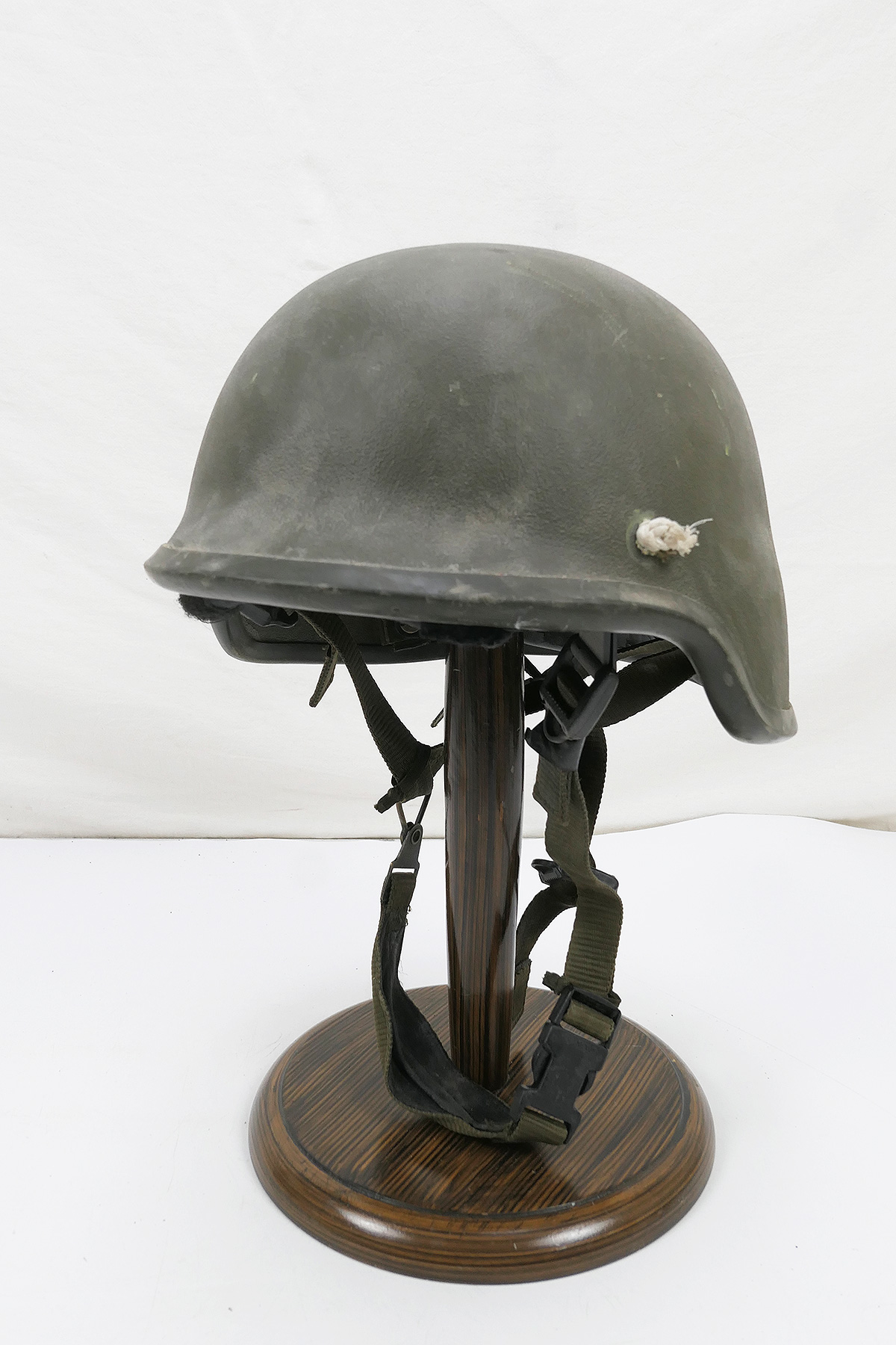 P1410724 #25 US ARMY PASGT Gefechtshelm Original Combat Helm Gr. Small mit Desert Helmbezug
